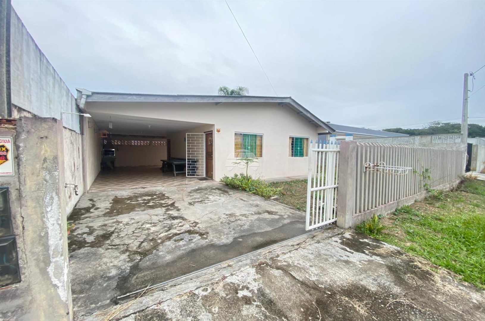 Casa à venda em Ipacarai, Matinhos — Portal Chave Fácil
