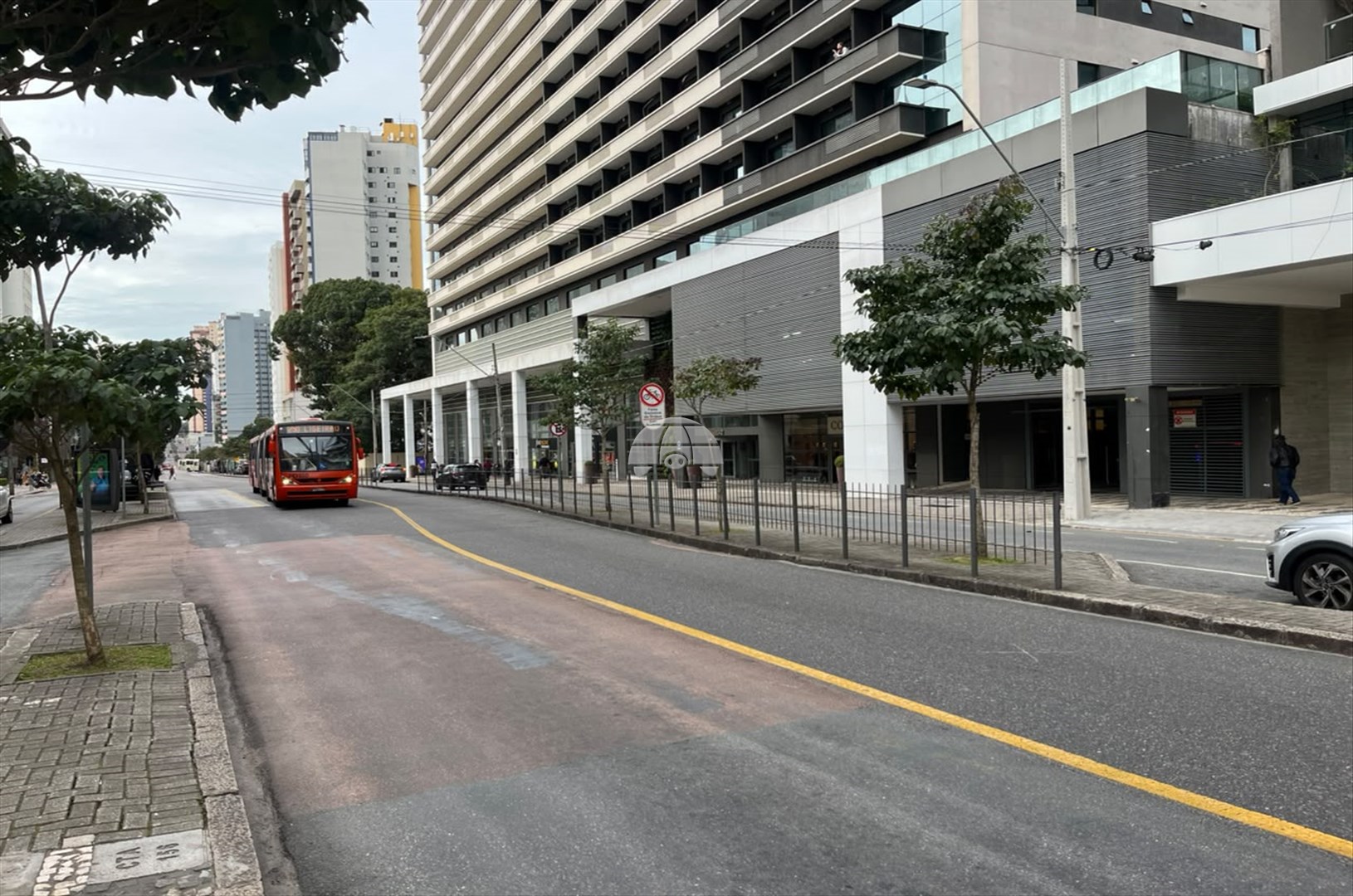 Comercial para alugar em Alto Da Glória, Curitiba — Imobiliária Razão