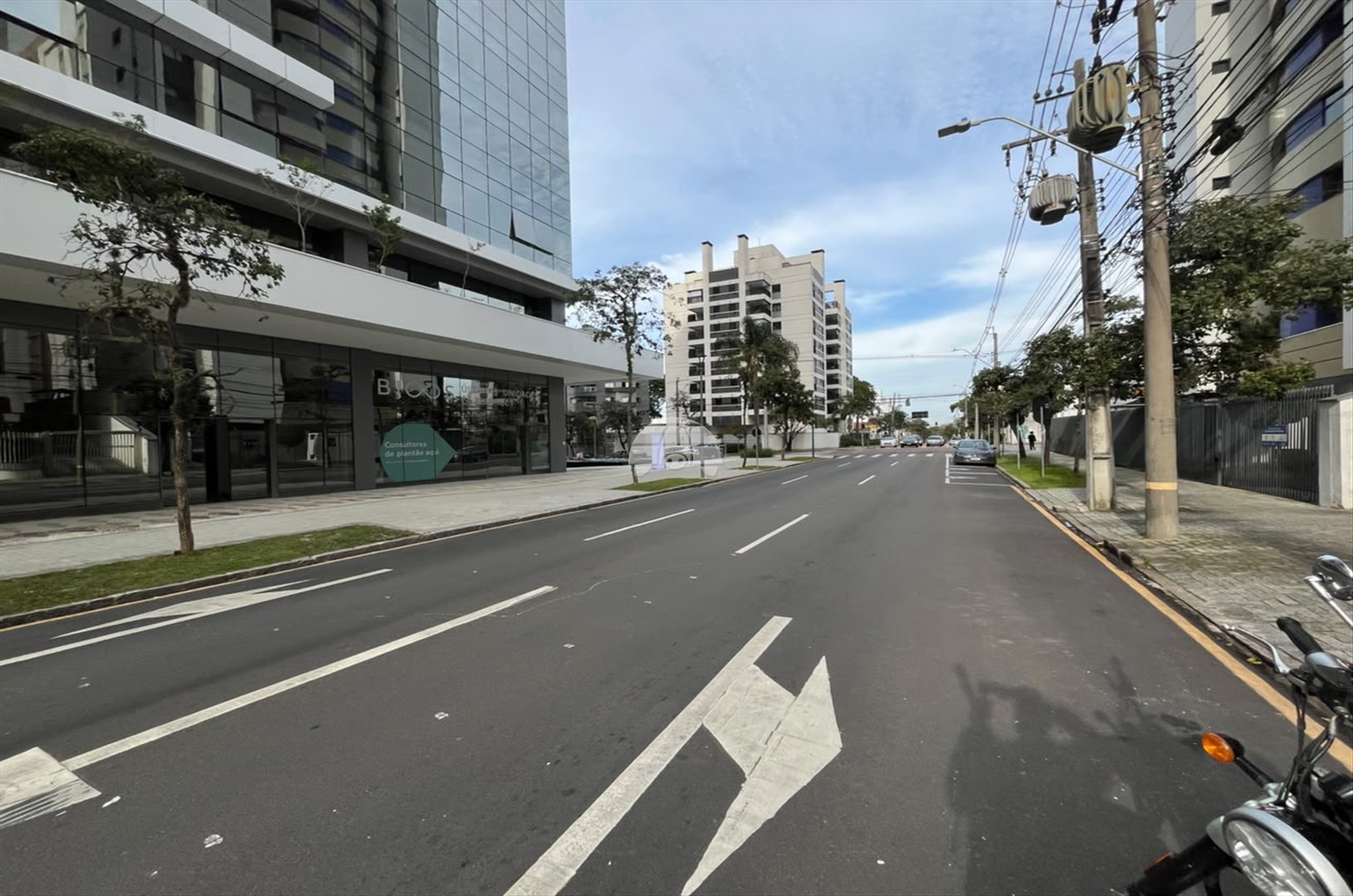 Comercial para alugar em Alto Da Glória, Curitiba — Imobiliária Razão
