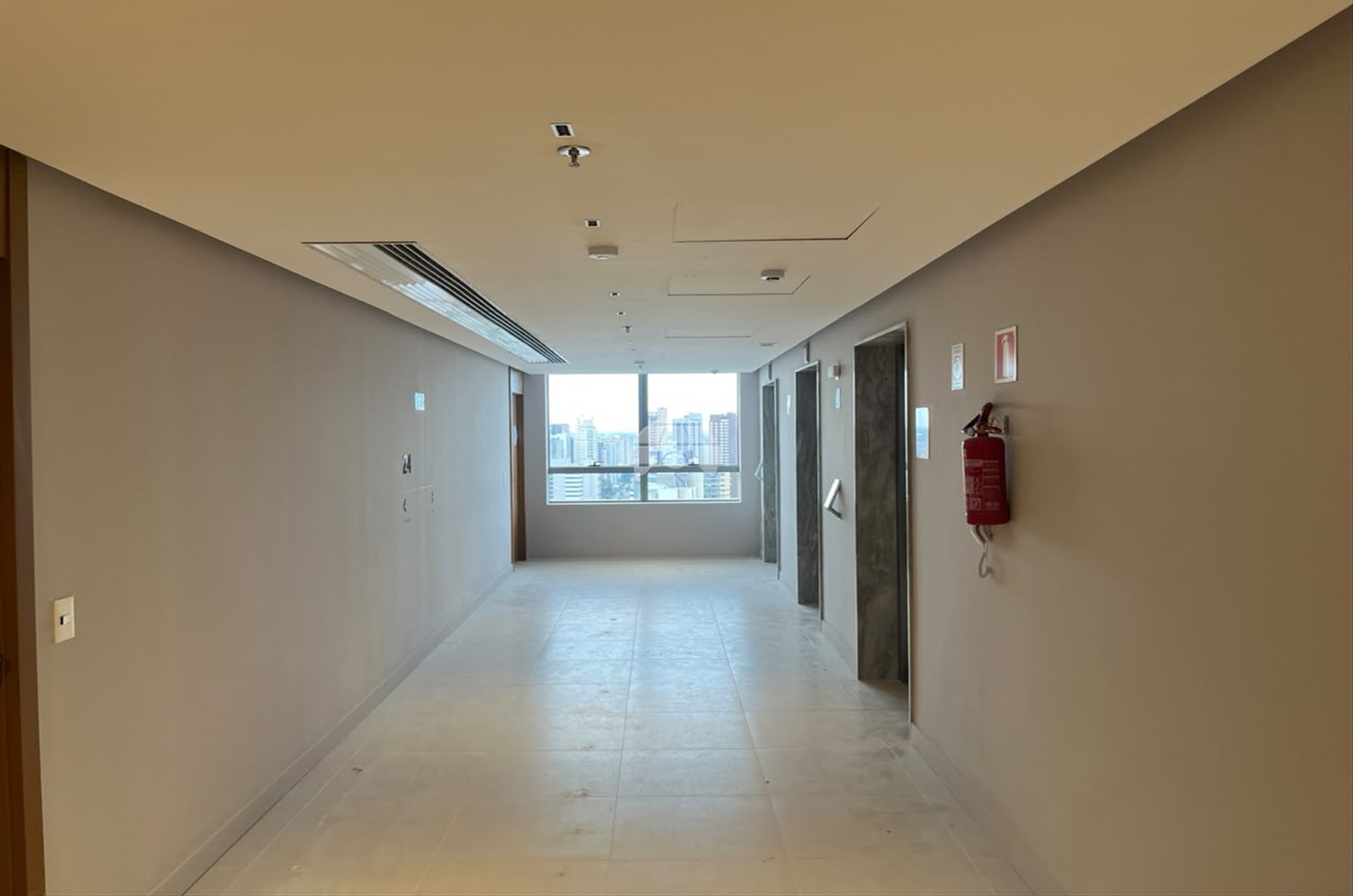Comercial para alugar em Alto Da Glória, Curitiba — Imobiliária Razão