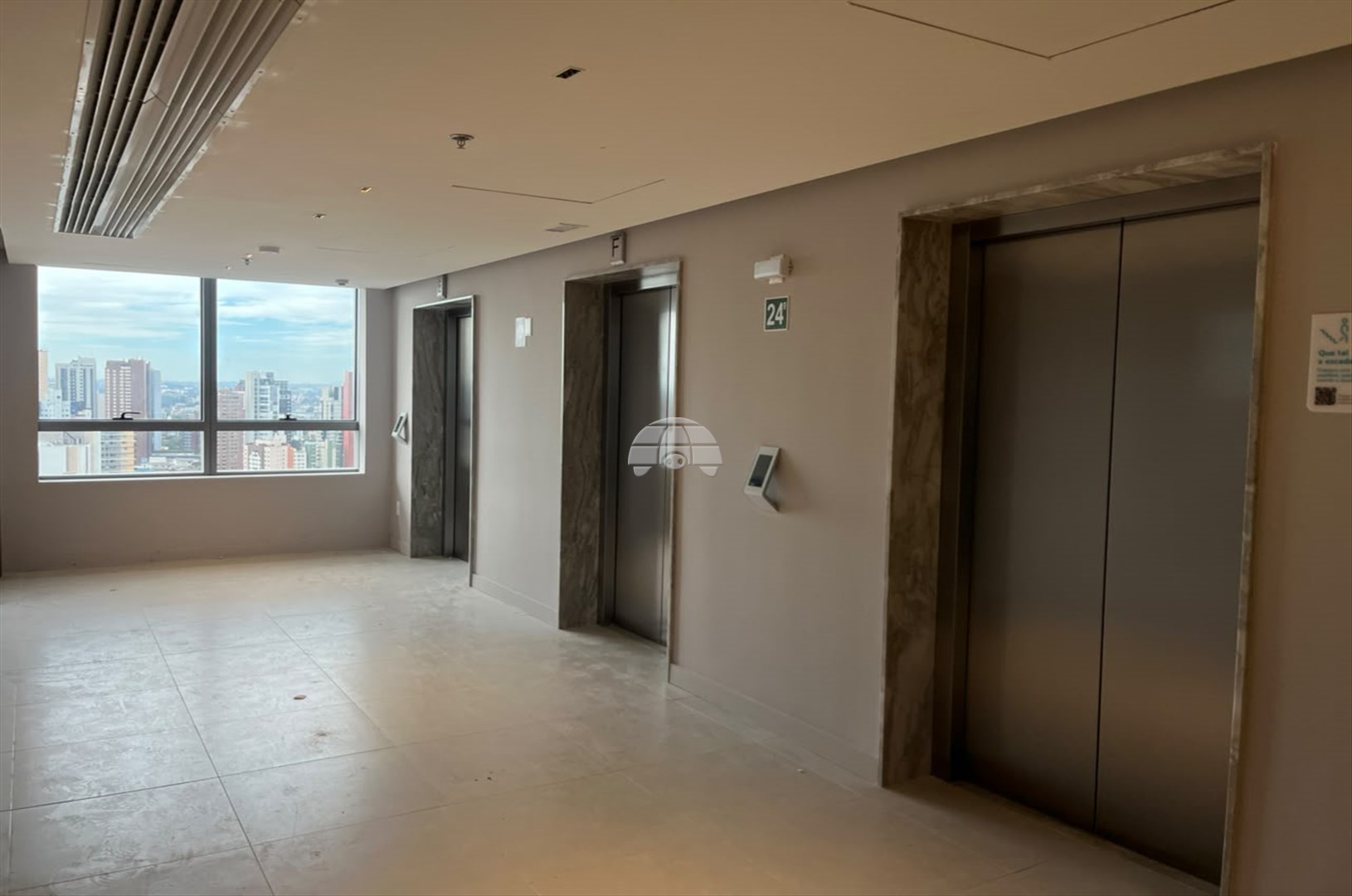 Comercial para alugar em Alto Da Glória, Curitiba — Imobiliária Razão