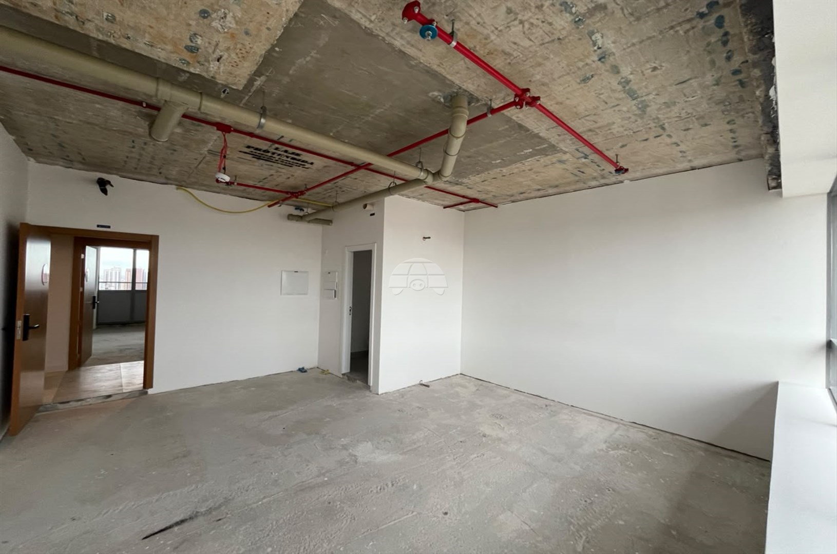 Comercial para alugar em Alto Da Glória, Curitiba — Imobiliária Razão