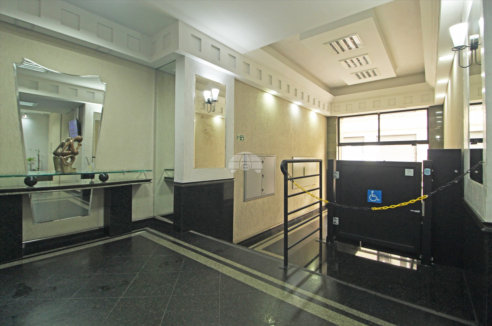 Sala/Conjunto Comercial para alugar em Centro, Curitiba — Portal Chave Fácil
