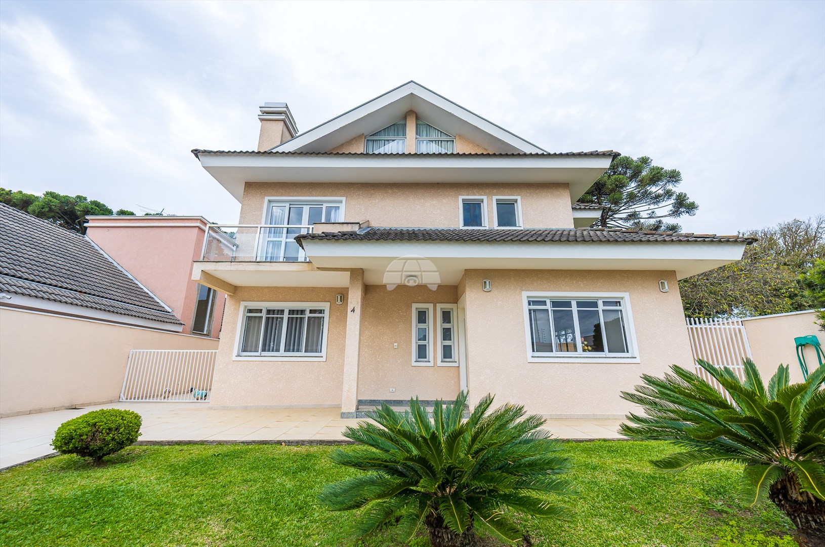 Casa à venda em São Braz, Curitiba — Imóveis em Curitiba - Jamaica Imóveis