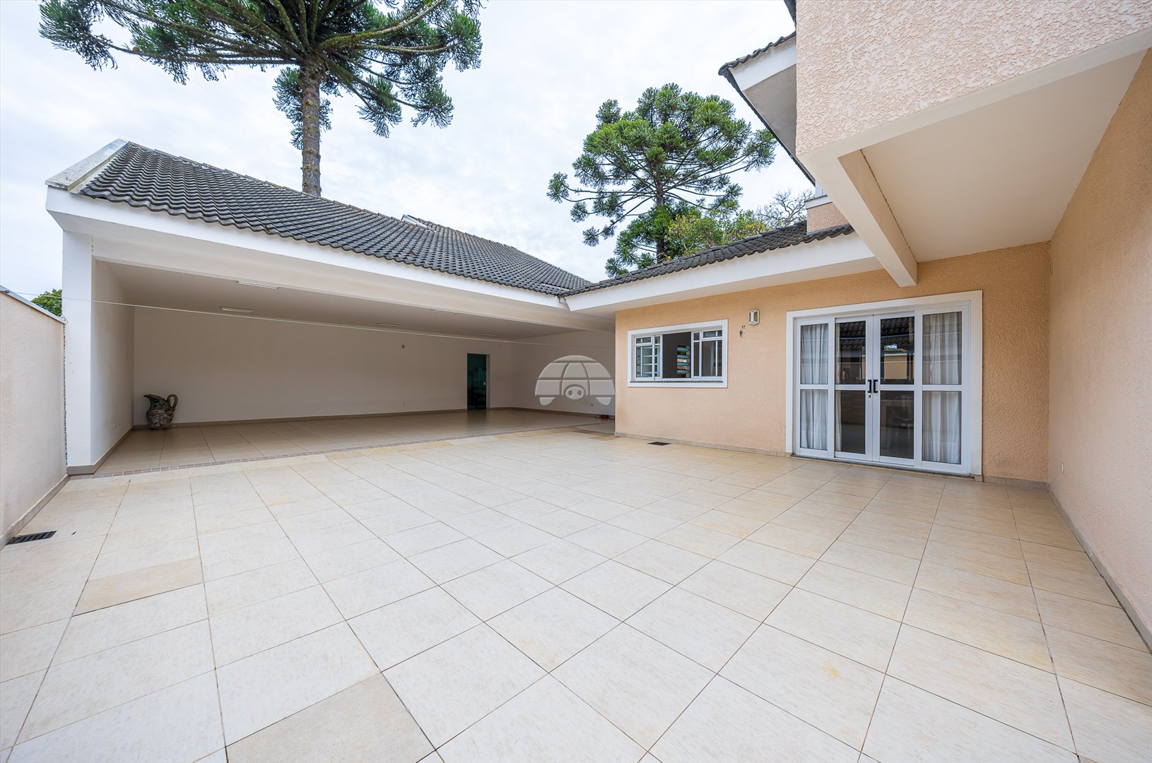 Casa à venda em São Braz, Curitiba — Imóveis em Curitiba - Jamaica Imóveis