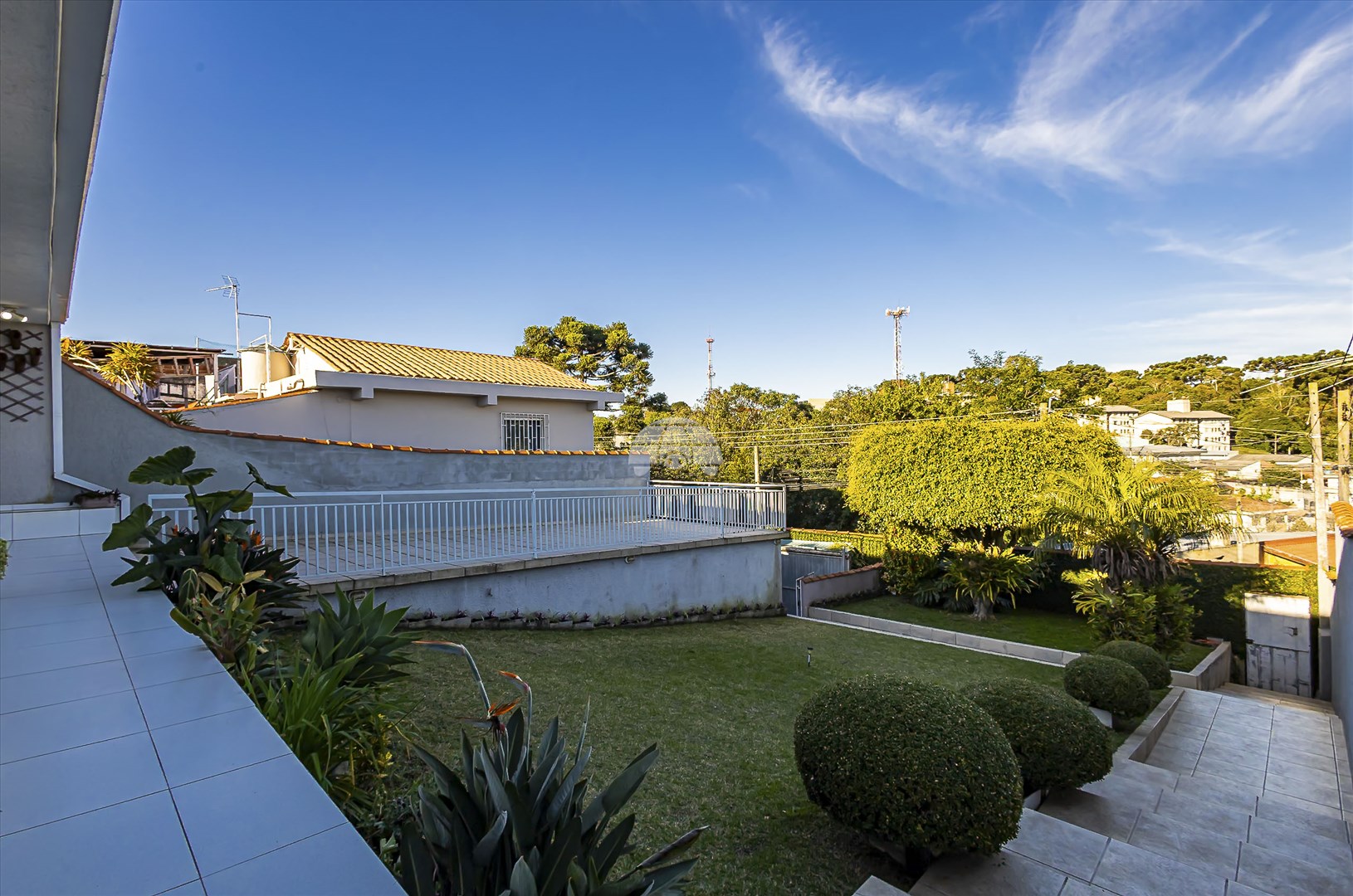 Casa à venda em Alto Boqueirão, Curitiba — Imobiliária Andrade
