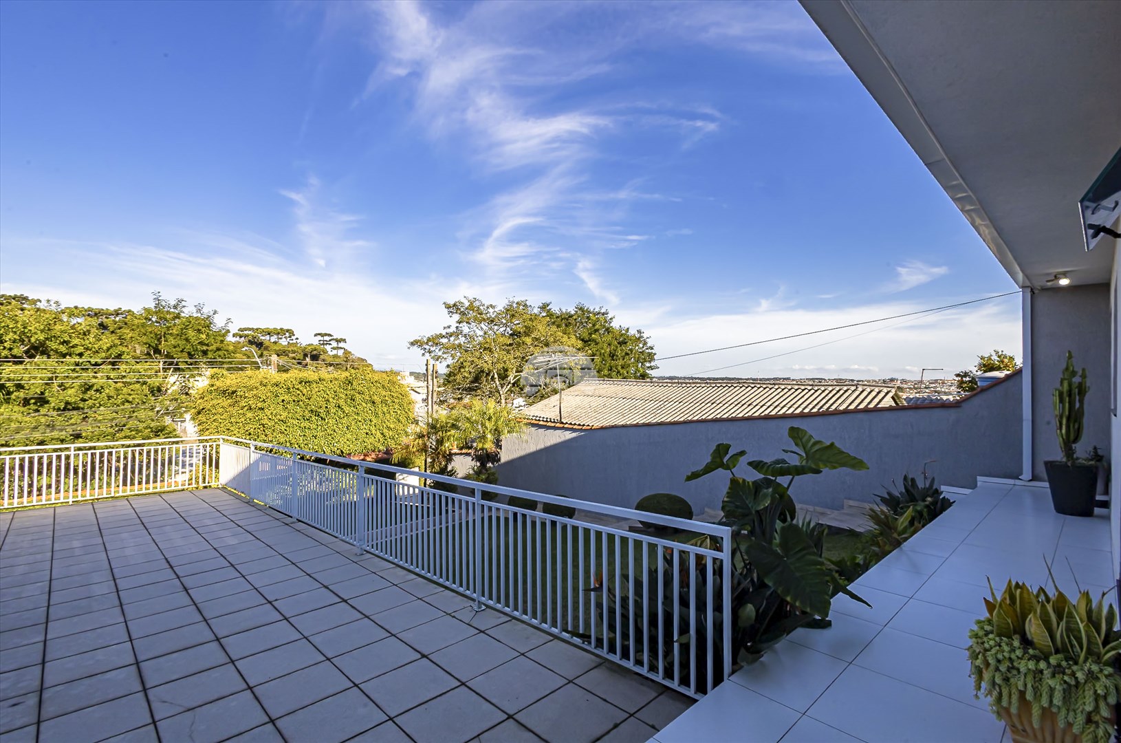 Casa à venda em Alto Boqueirão, Curitiba — Imobiliária Andrade