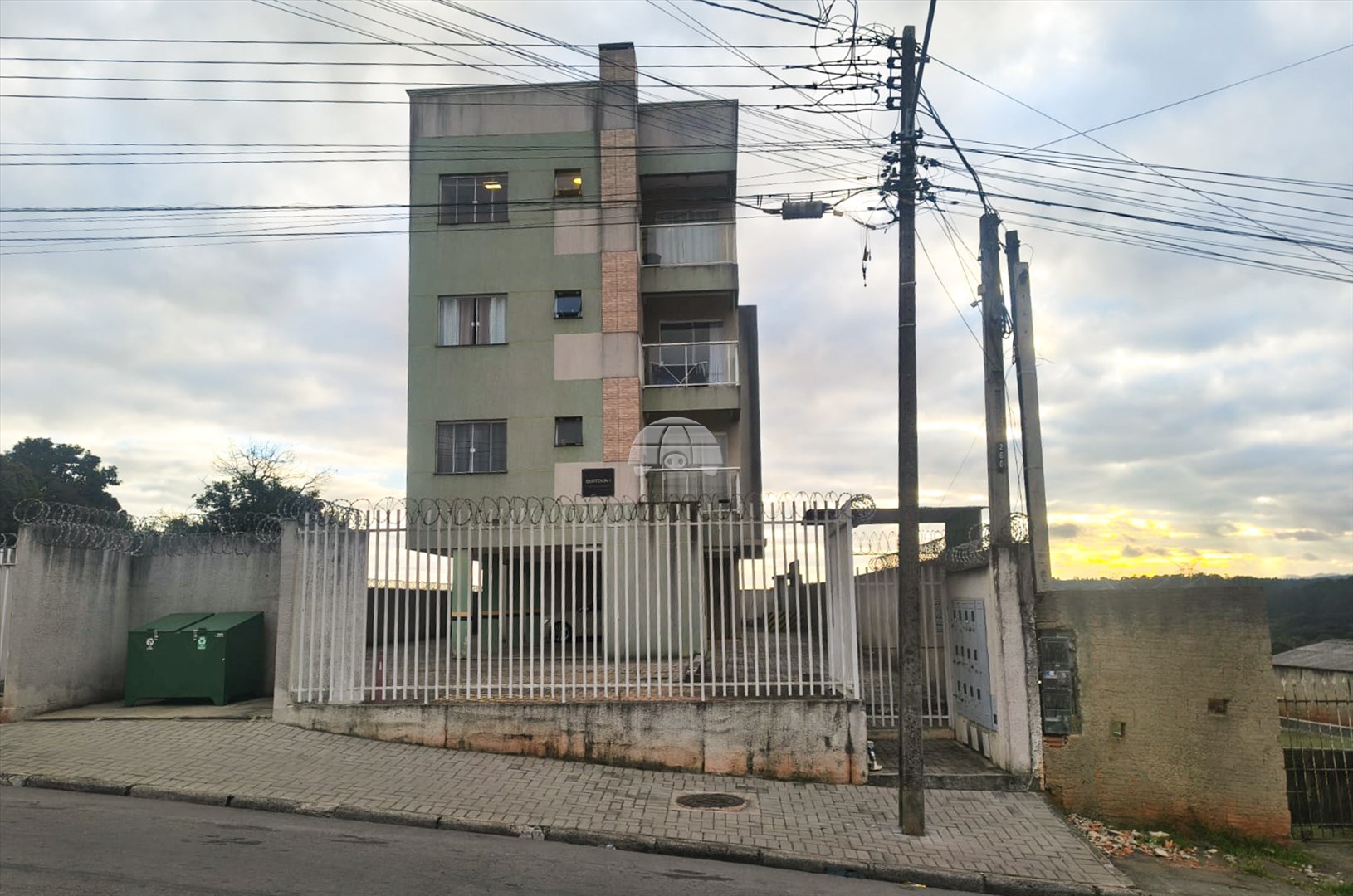 Apartamento à venda em Vila Rosemari Galvão, Colombo — Portal Chave Fácil