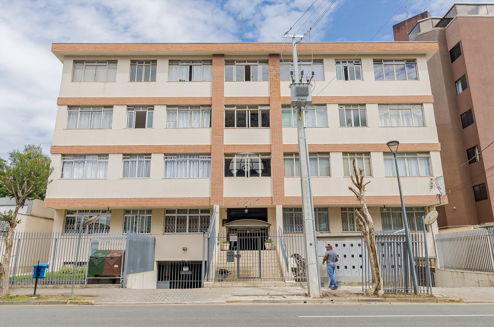 Apartamento à venda em Alto Da Rua Xv, Curitiba — Portal Chave Fácil