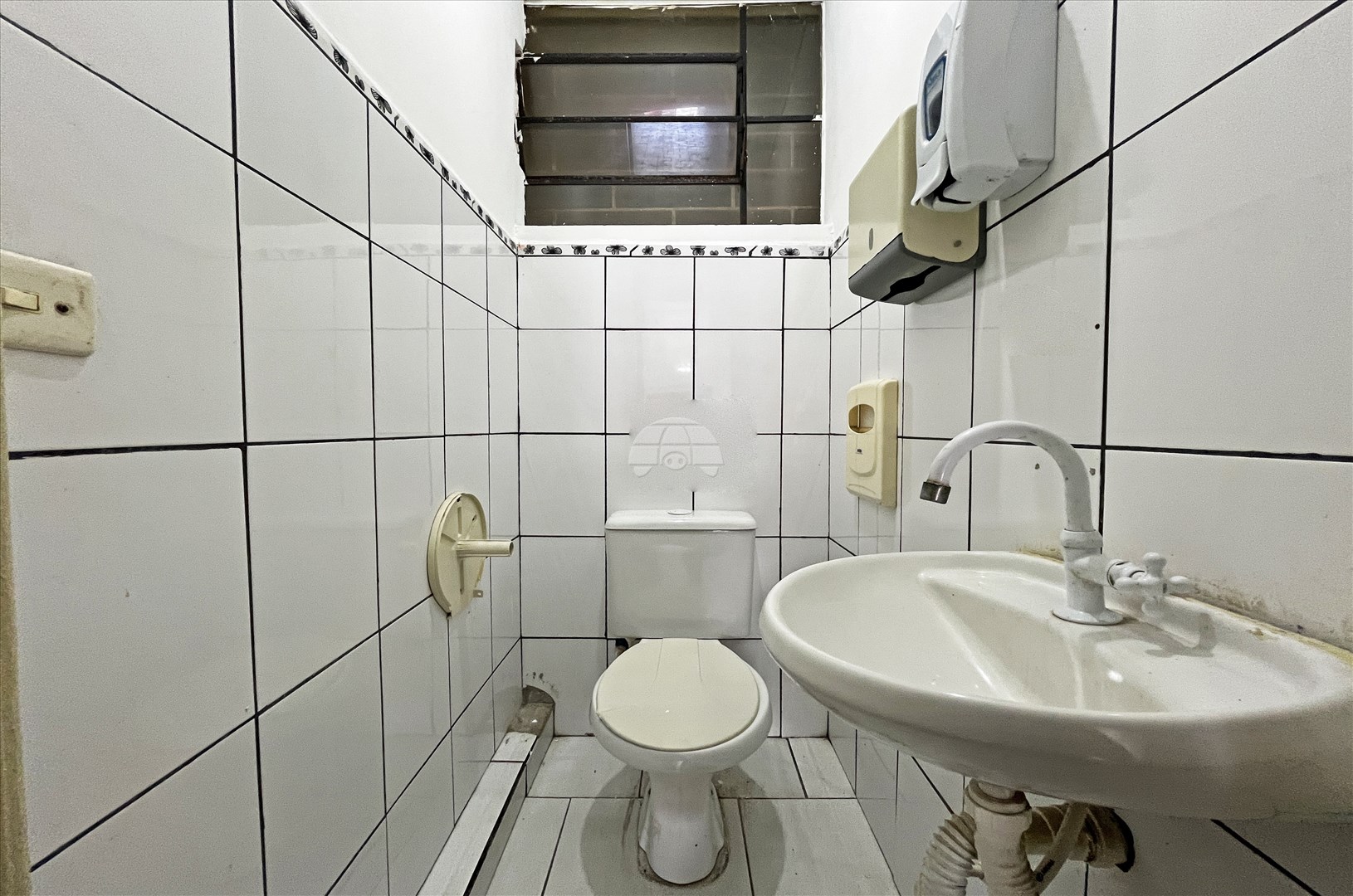 Loja Comercial para Locação no Bairro Xaxim ref. 552638 (10 / 10)