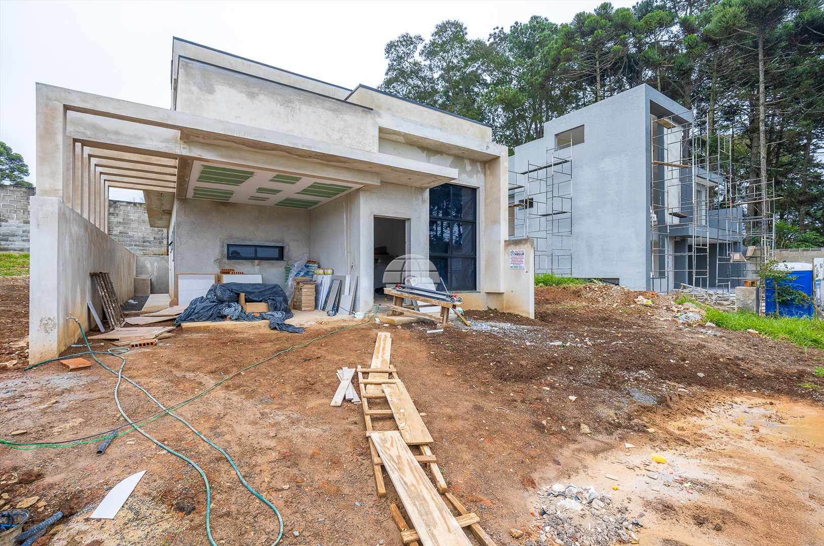 Casa à venda em Vila Rivabem, Campo Largo — Portal Chave Fácil