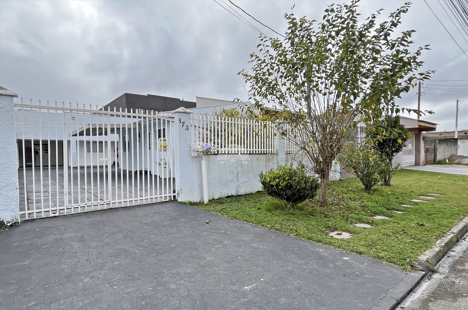 Casa para alugar em Palmital, Colombo — Portal Chave Fácil
