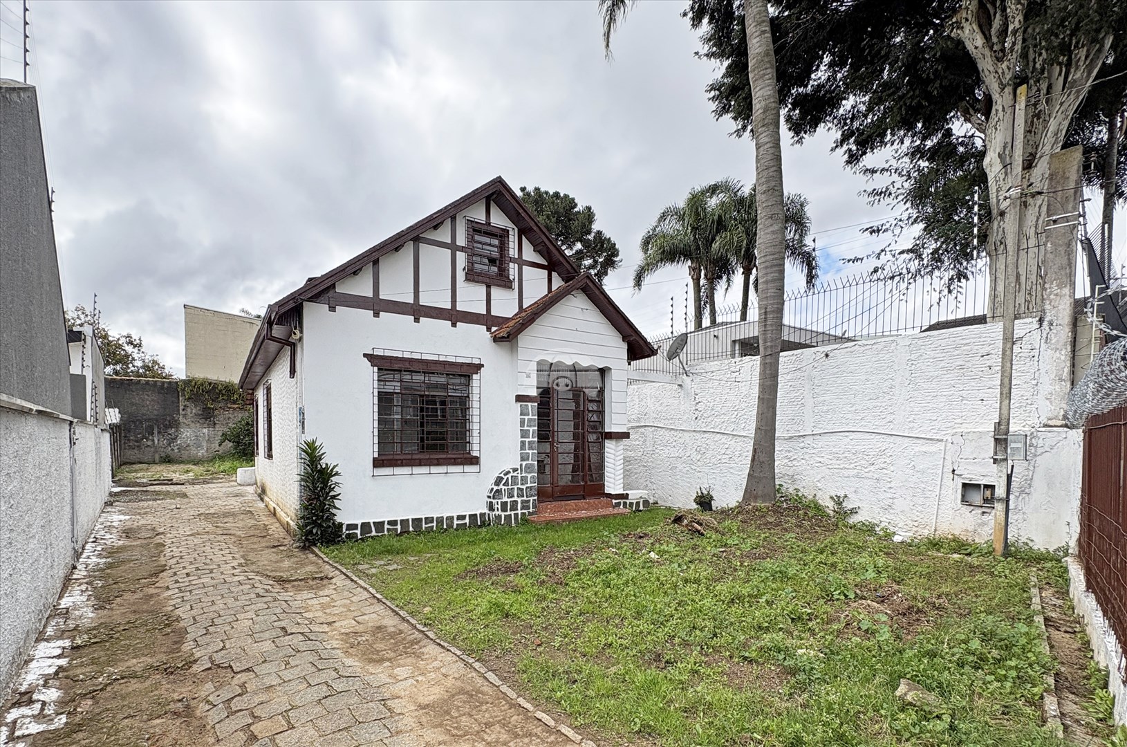 Casa para alugar em Jardim Botânico, Curitiba — Portal Chave Fácil