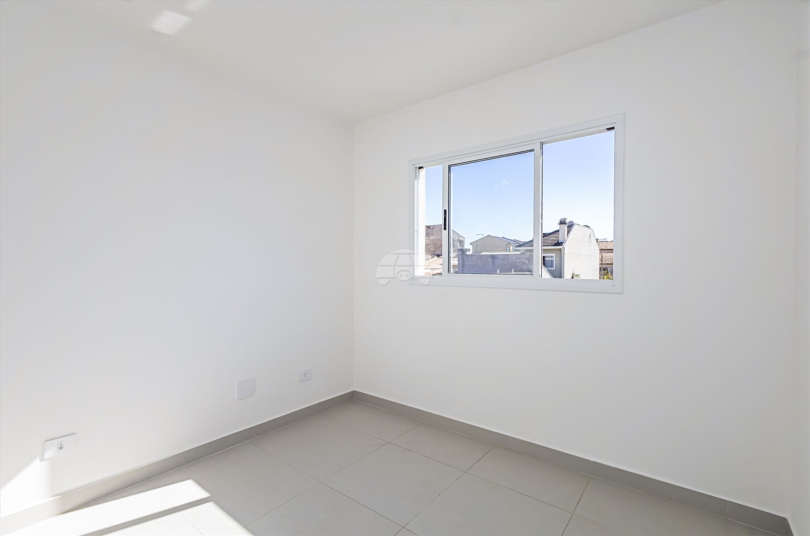 Casa à venda em Santa Cândida, Curitiba — Kondor Imóveis: Imobiliária em Curitiba | Uma imobiliária pra você