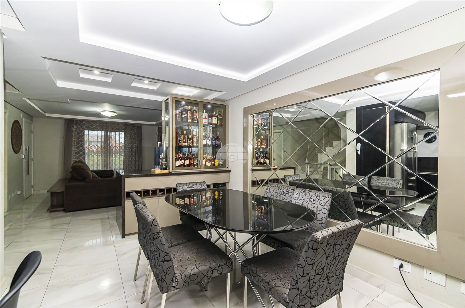 Casa à venda em Hauer, Curitiba — Portal Chave Fácil