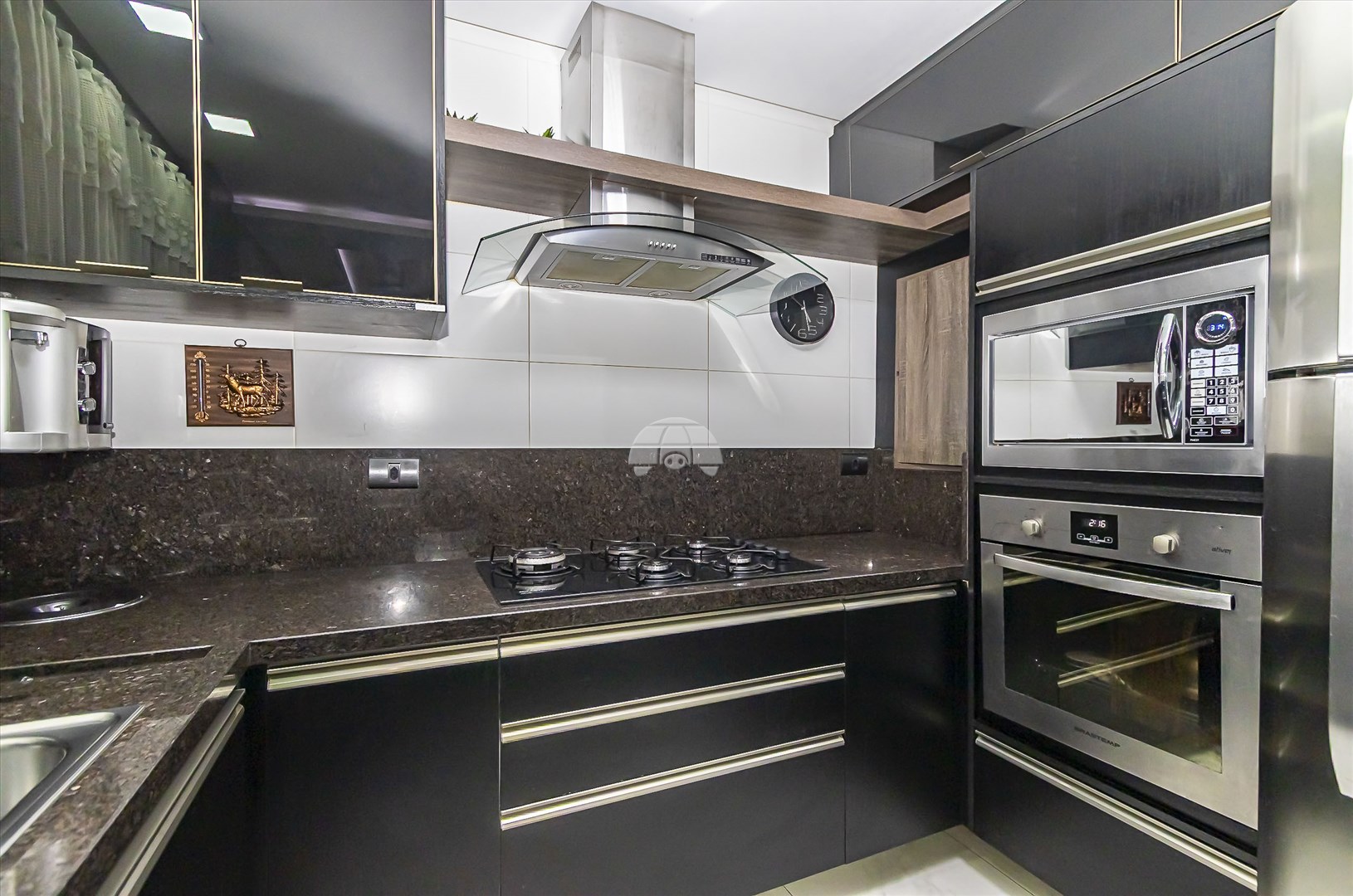 Casa à venda em Hauer, Curitiba — Portal Chave Fácil