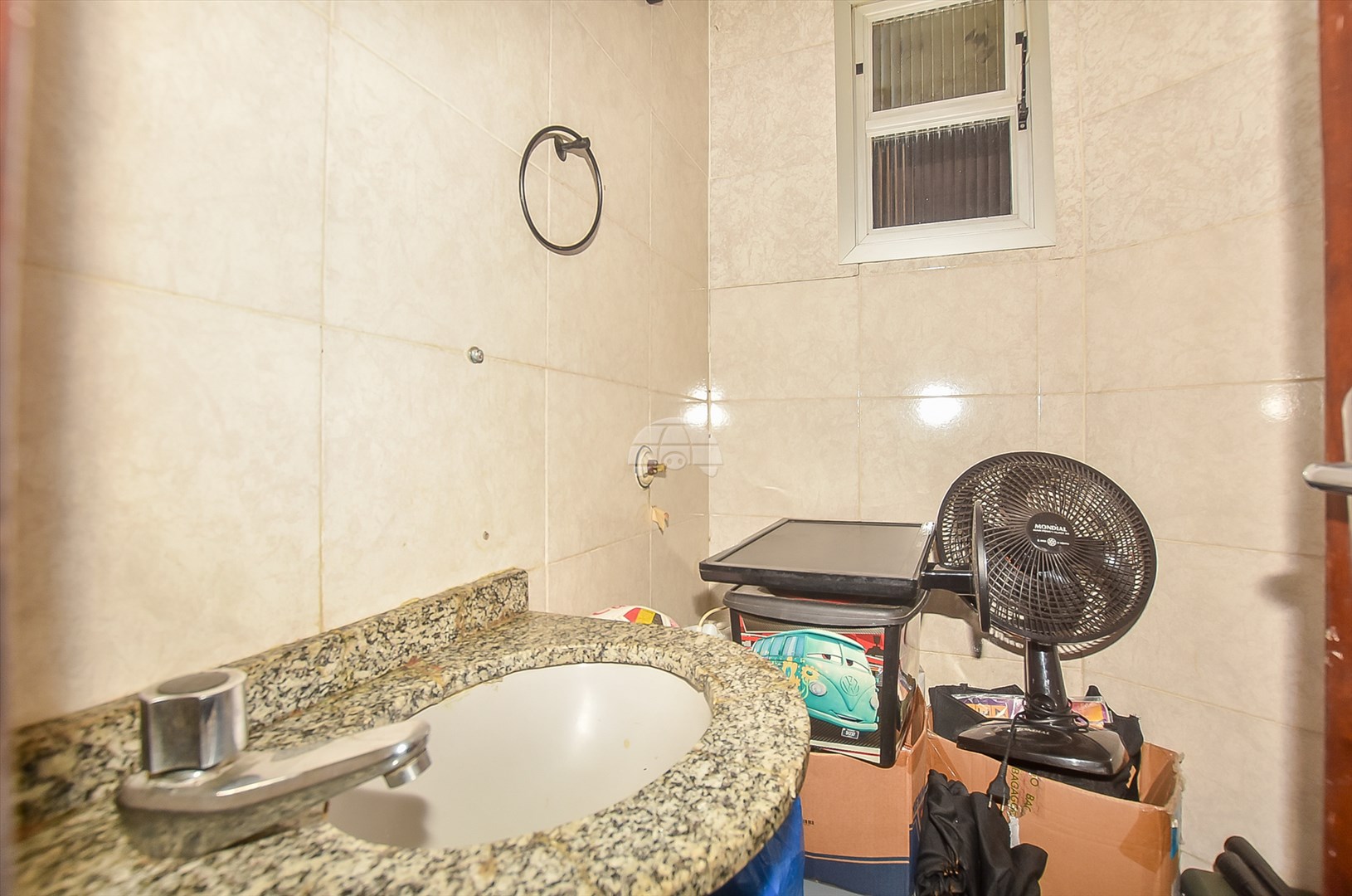 Casa à venda em Xaxim, Curitiba — GOMES CONSULTOR IMOBILIARIO LTDA.