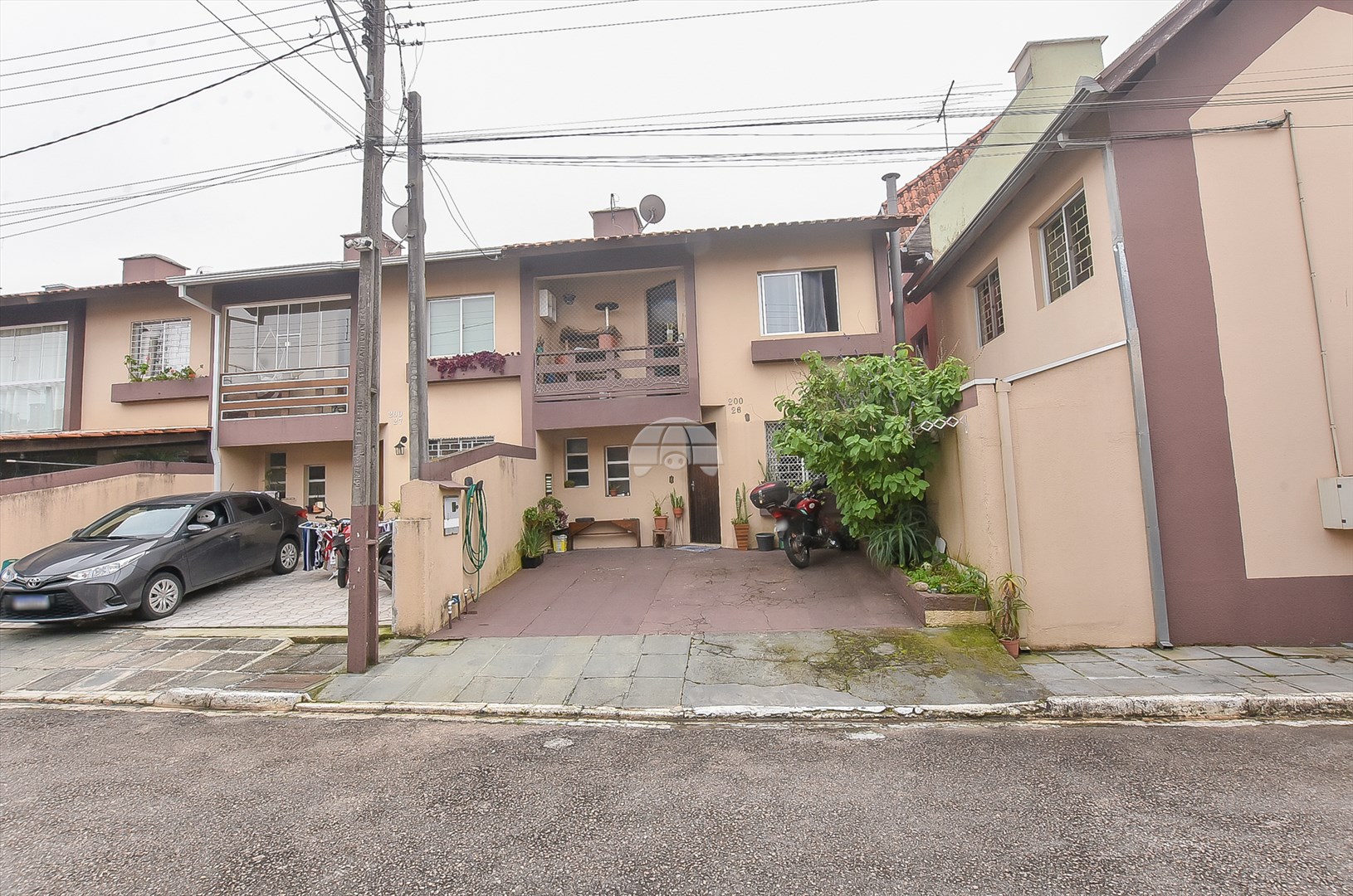 Casa à venda em Xaxim, Curitiba — Portal Chave Fácil