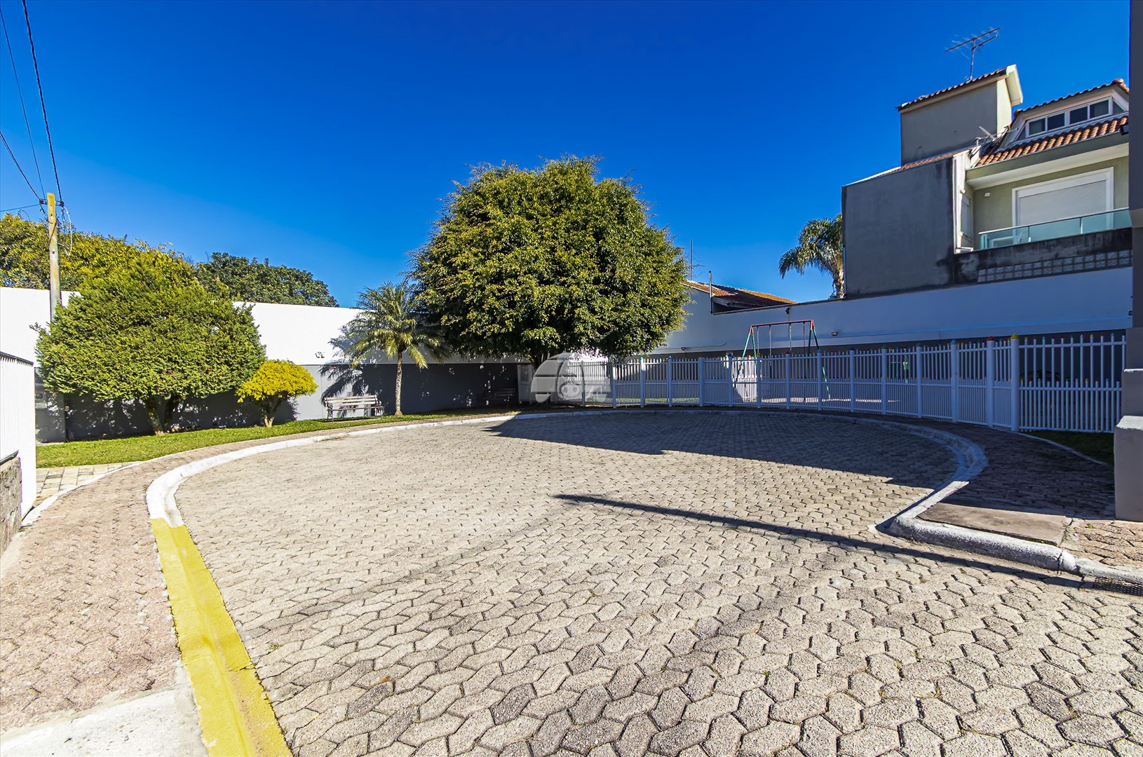 Casa à venda em Alto Boqueirão, Curitiba — Imobiliária Andrade