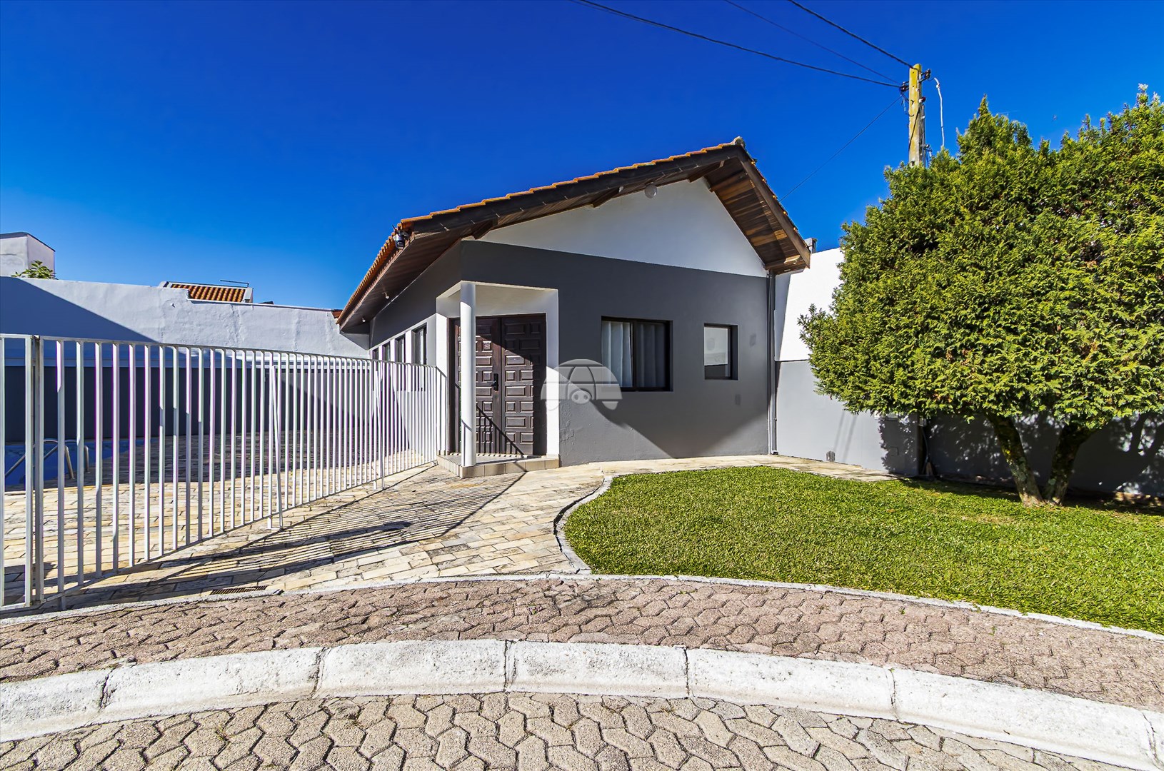 Casa à venda em Alto Boqueirão, Curitiba — Imobiliária Andrade