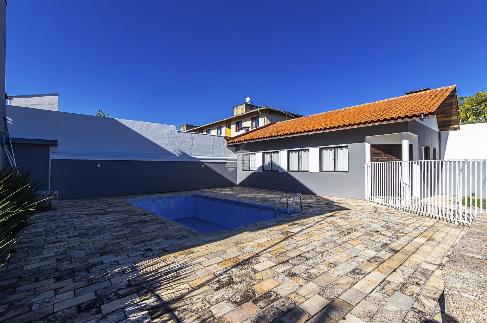 Casa à venda em Alto Boqueirão, Curitiba — Imobiliária Andrade