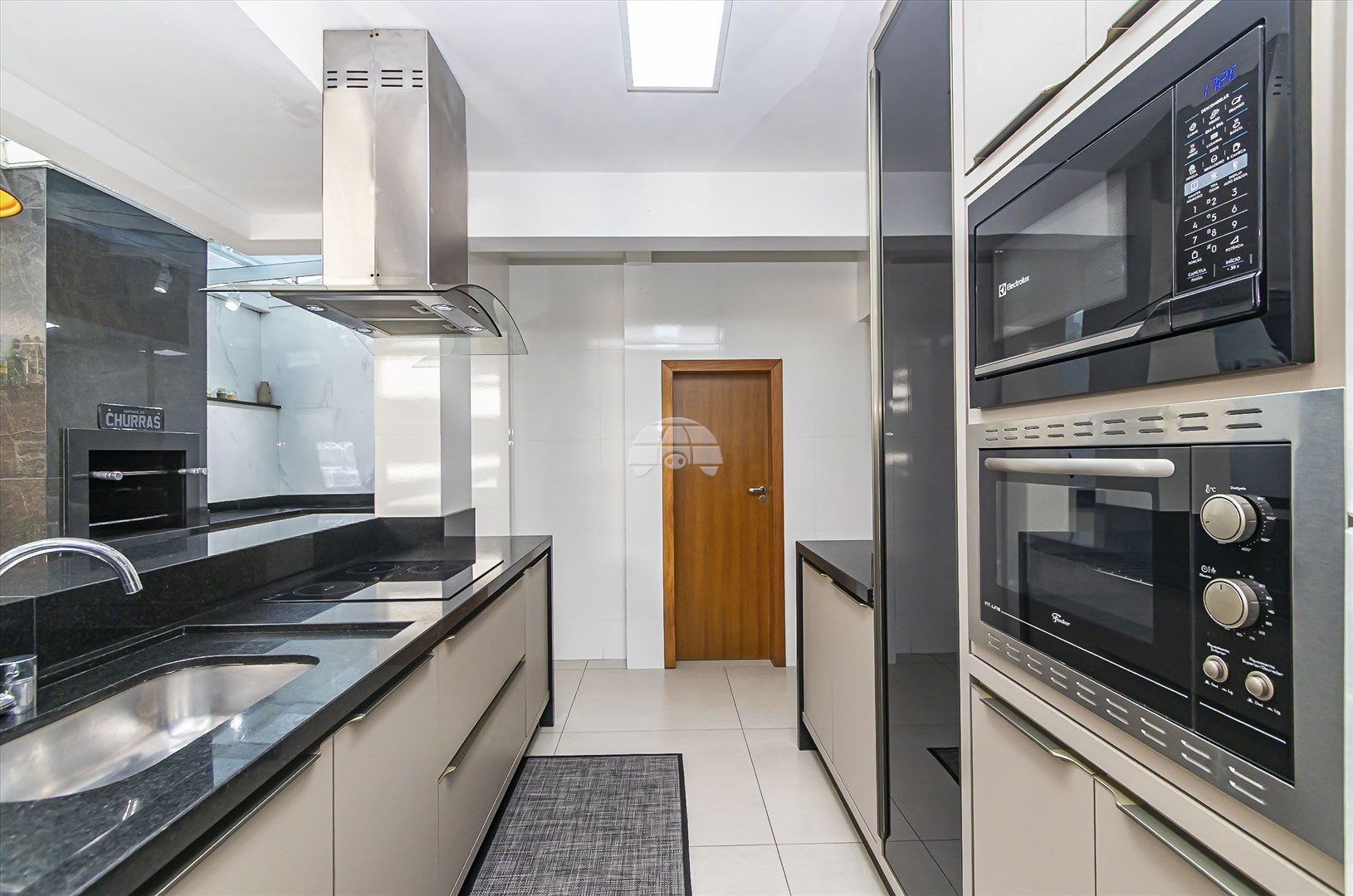 Casa à venda em Alto Boqueirão, Curitiba — Imobiliária Andrade