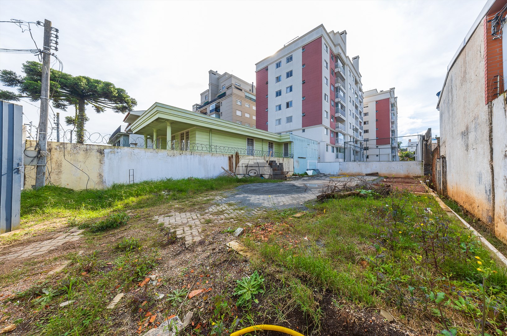 Terreno/Área para alugar em Vila Izabel, Curitiba — Portal Chave Fácil