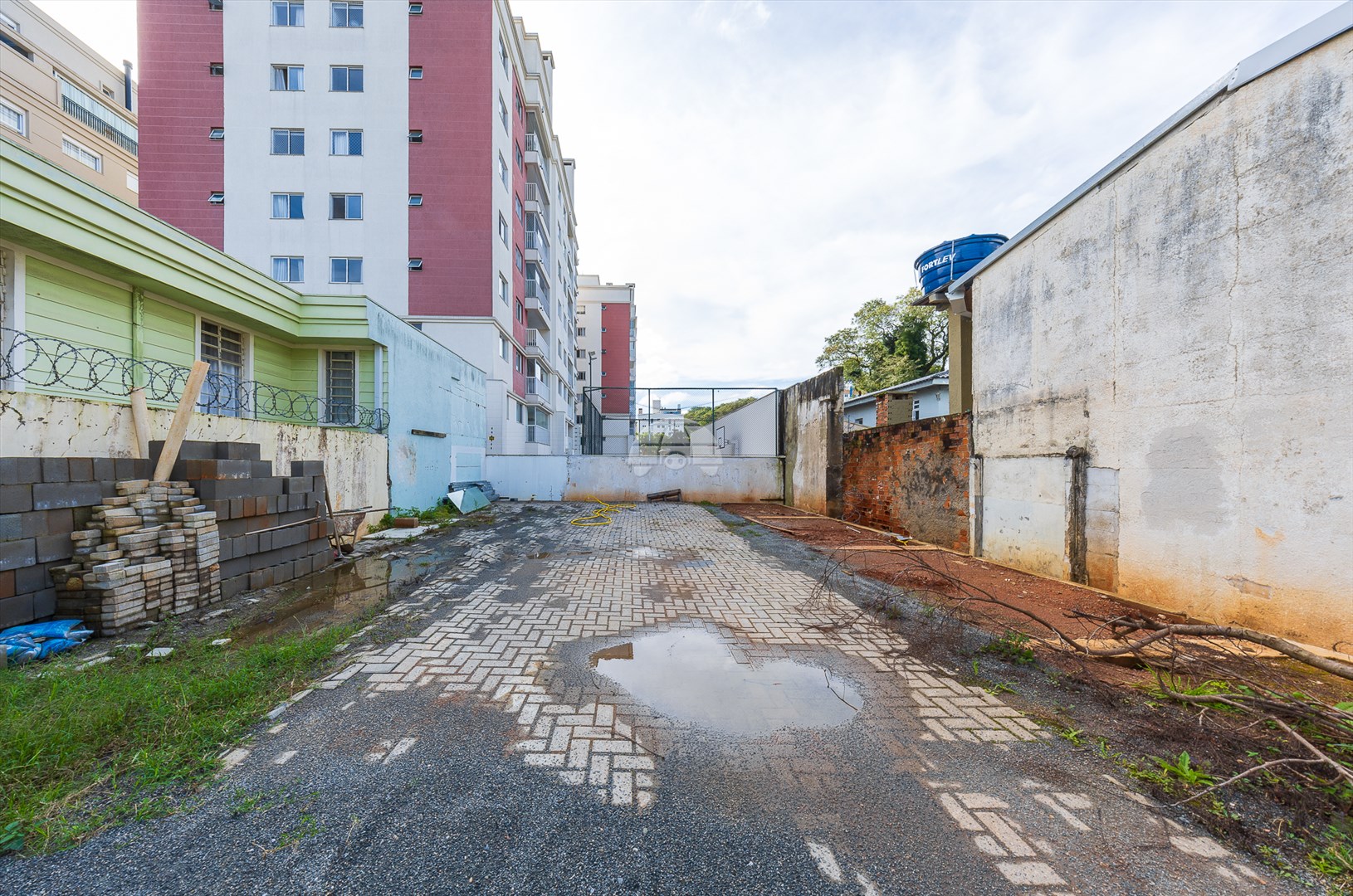 Terreno/Área para alugar em Vila Izabel, Curitiba — Portal Chave Fácil
