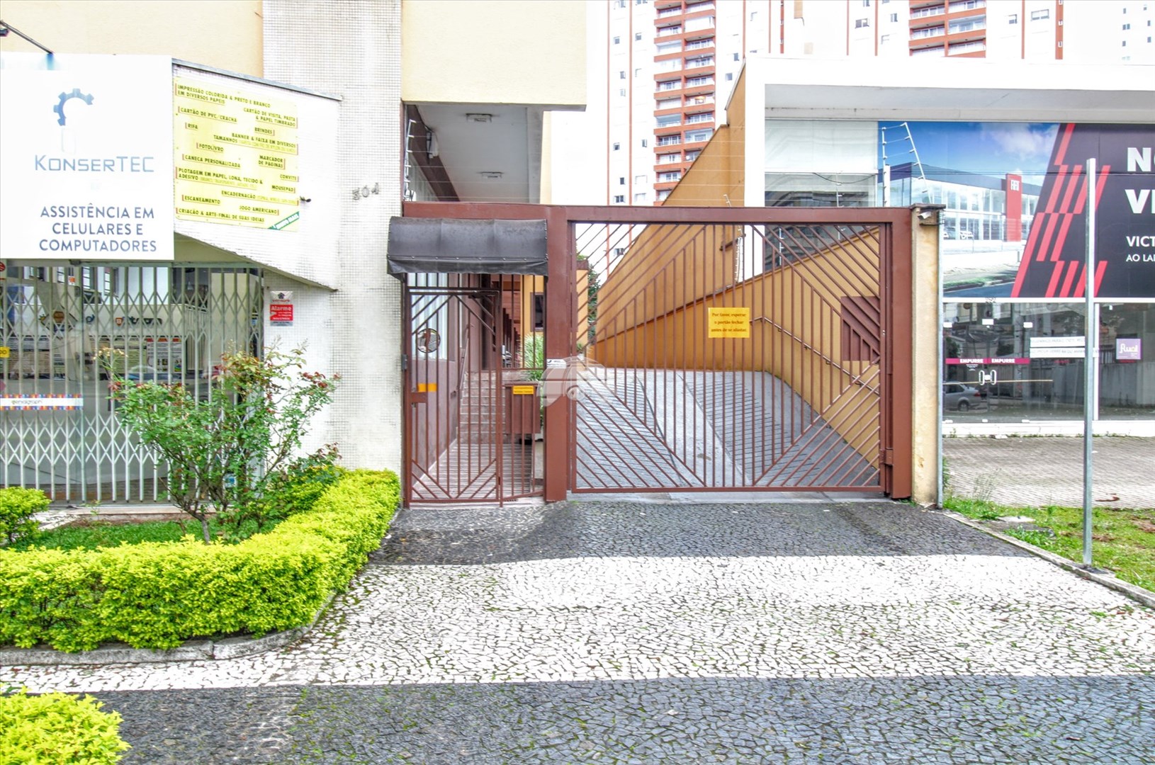 Apartamento à venda em Centro Cívico, Curitiba — Imobiliária Razão