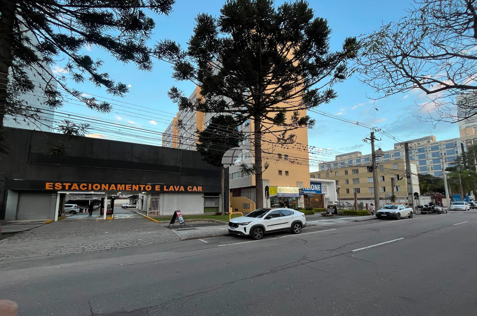 Apartamento à venda em Centro Cívico, Curitiba — Imobiliária Razão