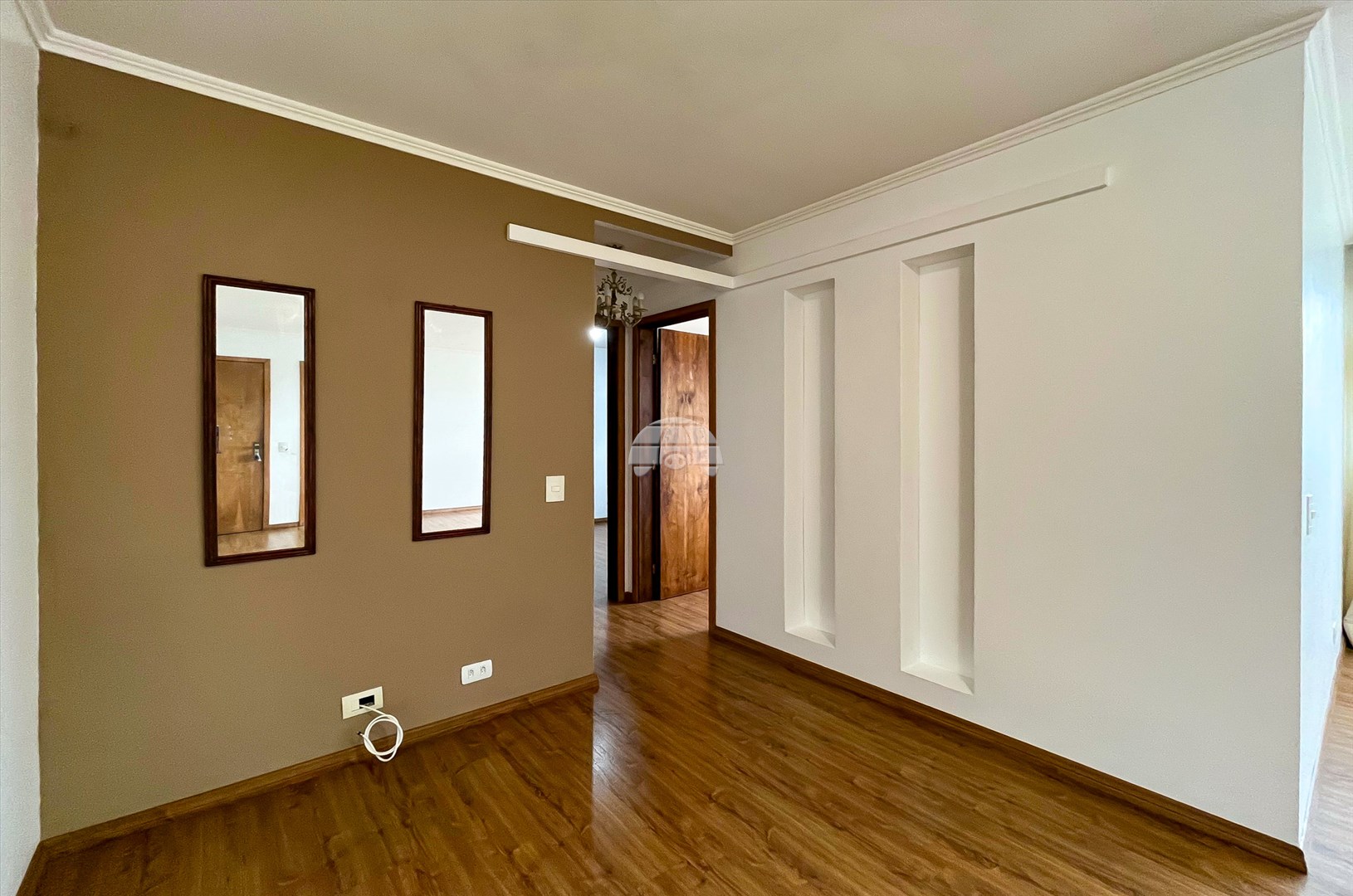 Apartamento à venda em Centro Cívico, Curitiba — Imobiliária Razão