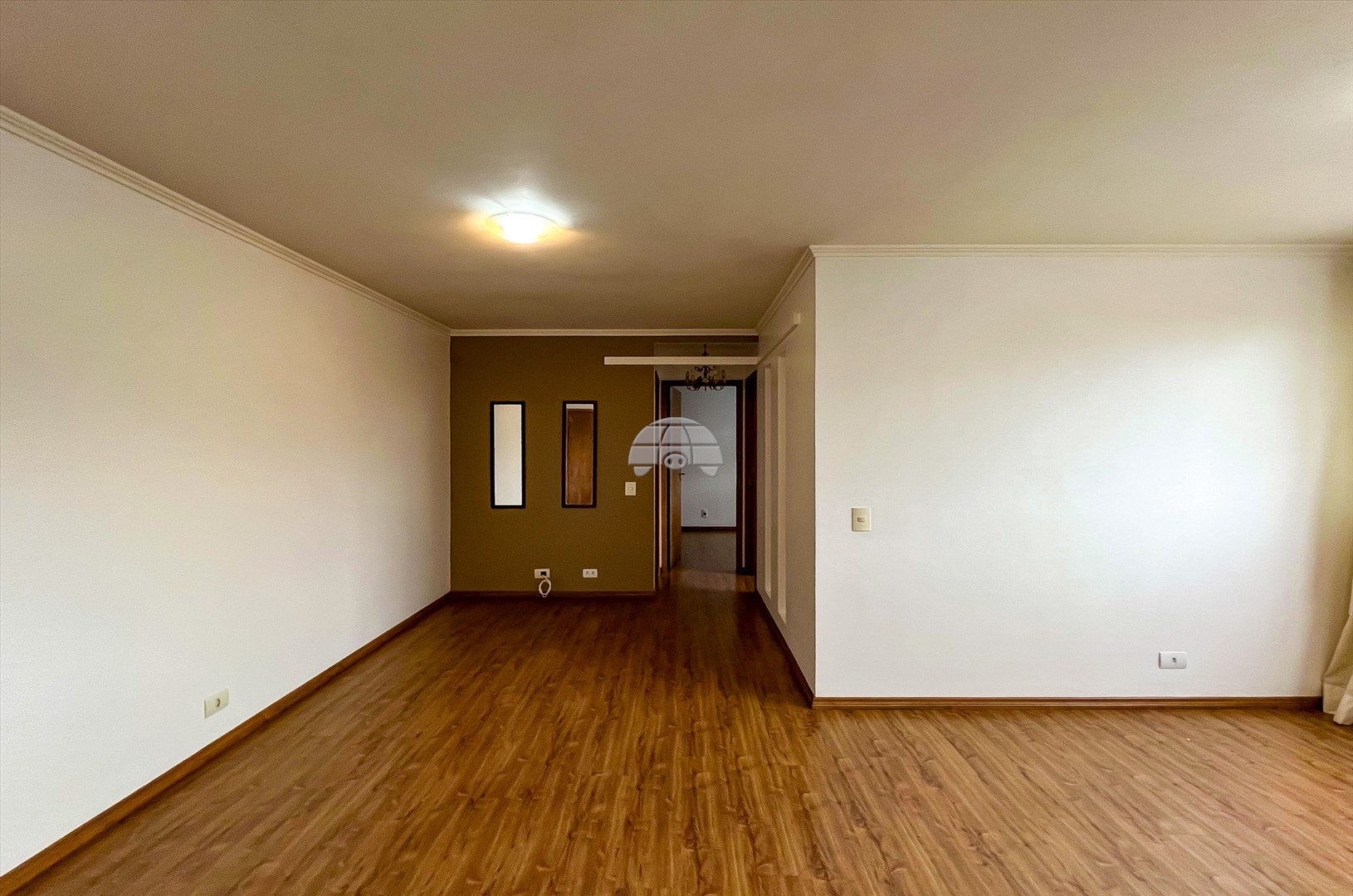 Apartamento à venda em Centro Cívico, Curitiba — Imobiliária Razão