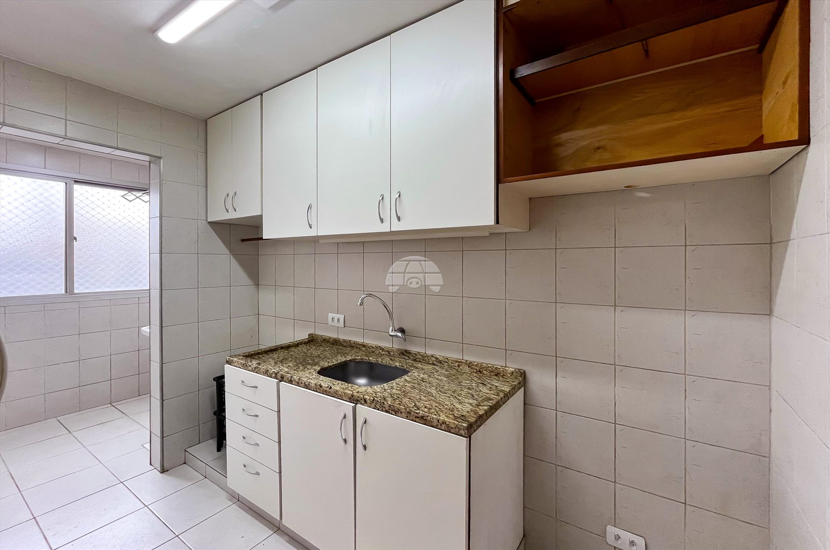 Apartamento à venda em Centro Cívico, Curitiba — Imobiliária Razão