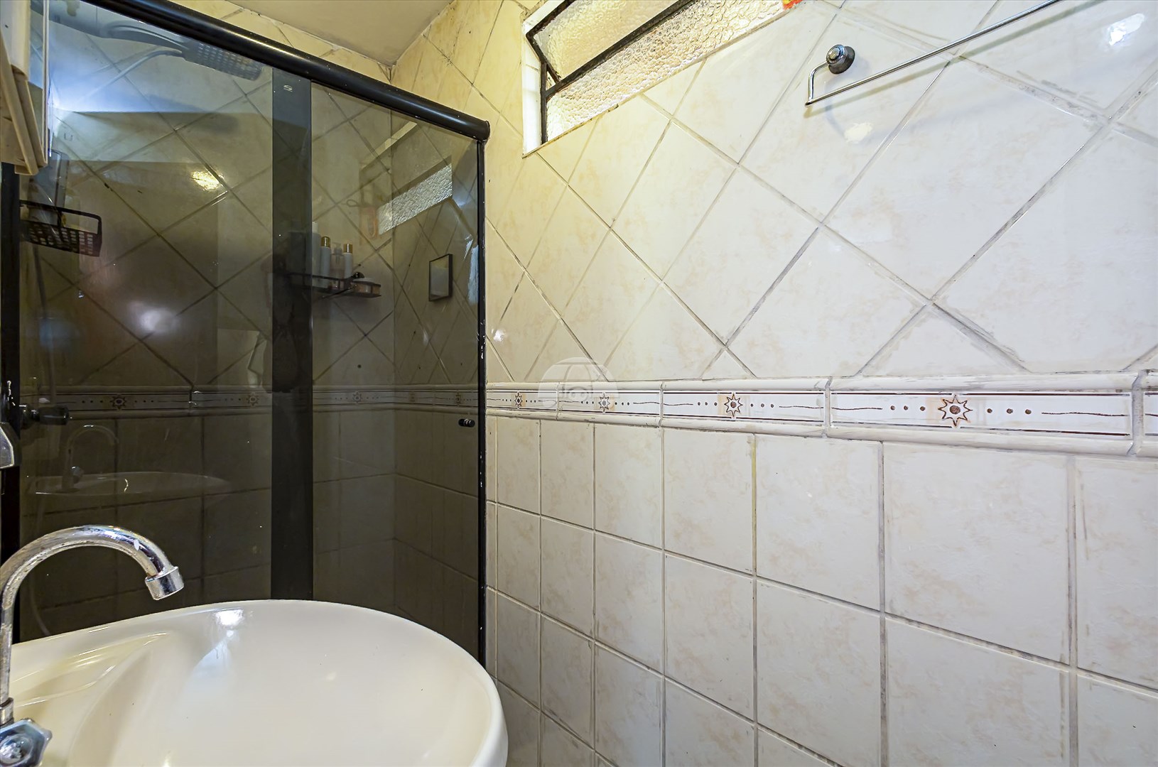 Casa à venda em Alto Boqueirão, Curitiba — Imobiliária Andrade