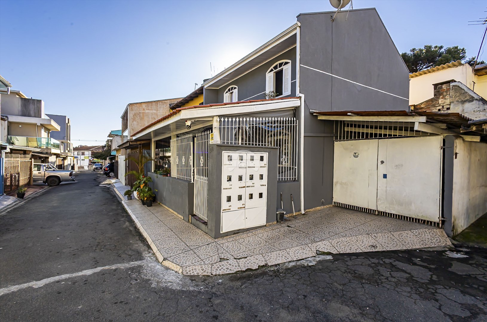 Casa à venda em Alto Boqueirão, Curitiba — Portal Chave Fácil
