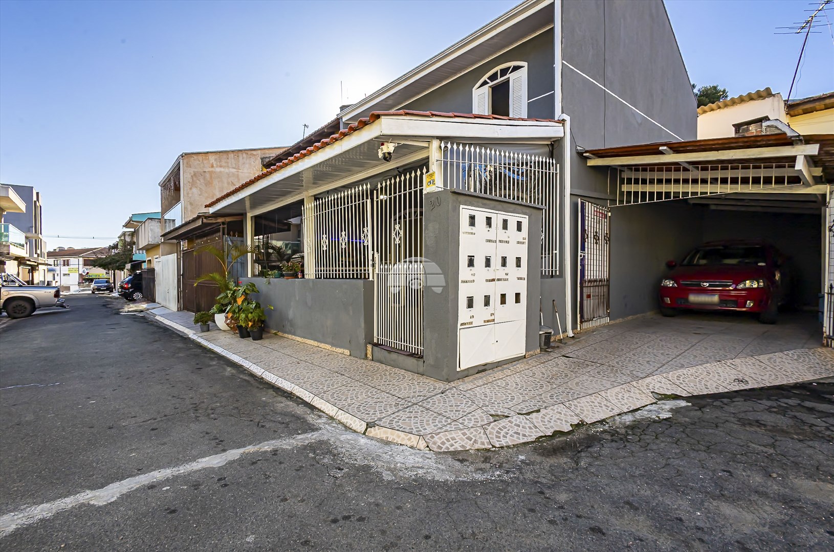 Casa à venda em Alto Boqueirão, Curitiba — Imobiliária Andrade