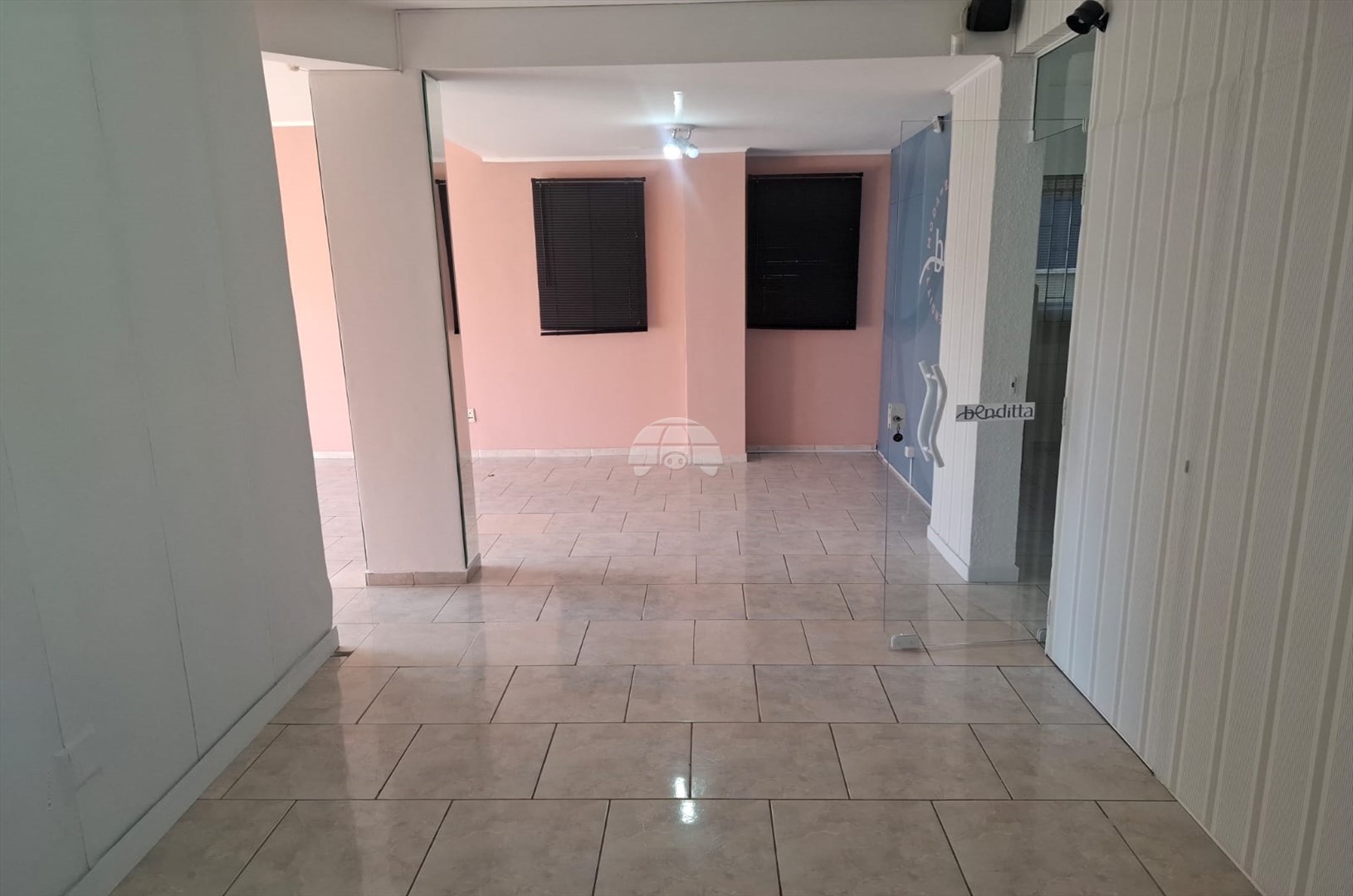 Casa comercial para alugar em Rebouças, Curitiba — Portal Chave Fácil