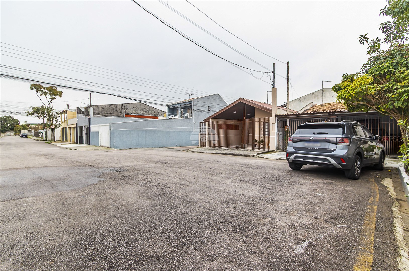 Casa à venda em Sítio Cercado, Curitiba — Portal Chave Fácil