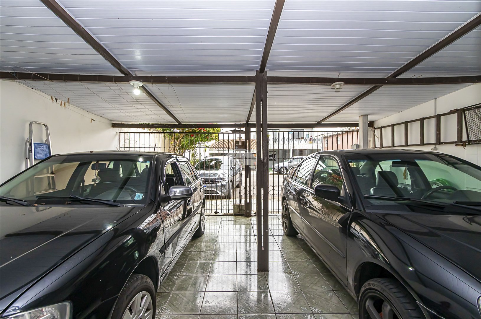 Casa à venda em Sítio Cercado, Curitiba — Portal Chave Fácil