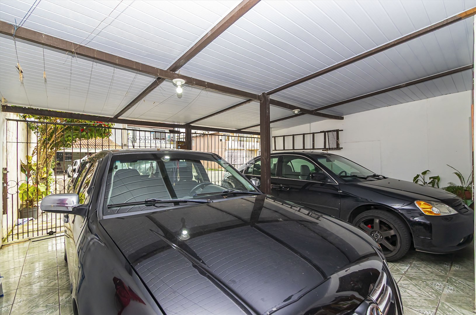 Casa à venda em Sítio Cercado, Curitiba — Portal Chave Fácil