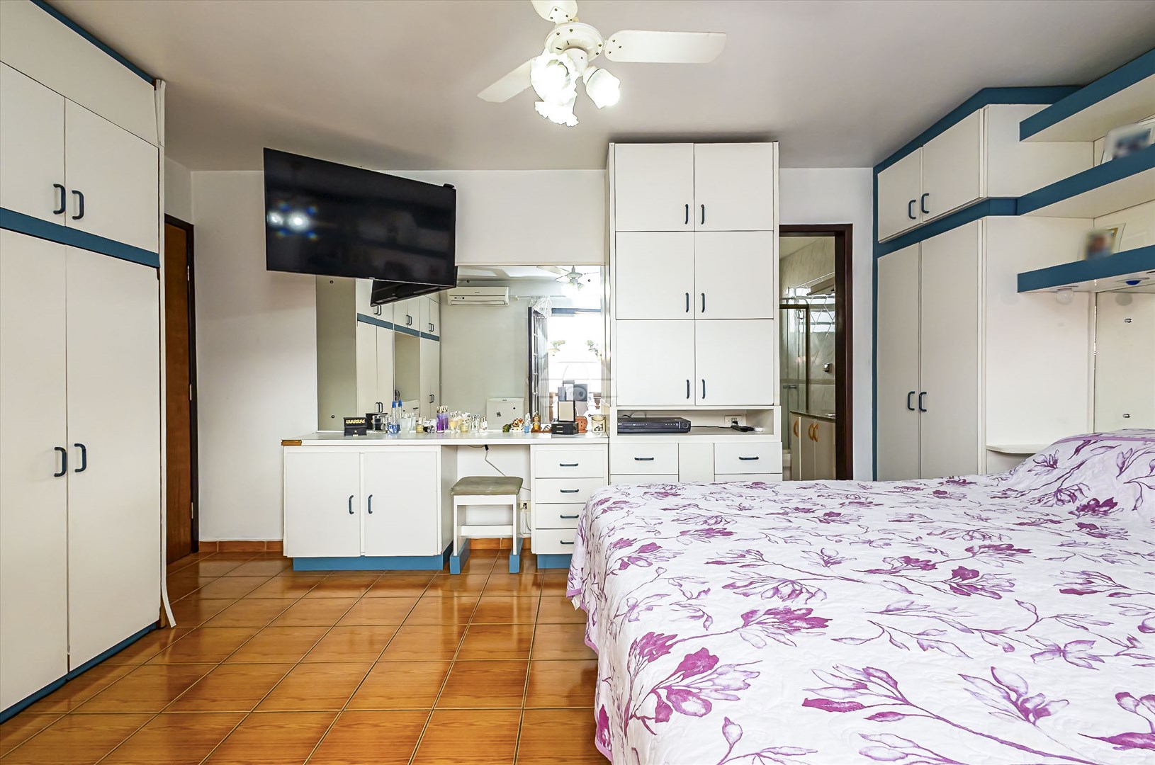 Casa à venda em Novo Mundo, Curitiba — MAFI ADMINISTRADORA DE IMOVEIS LTDA