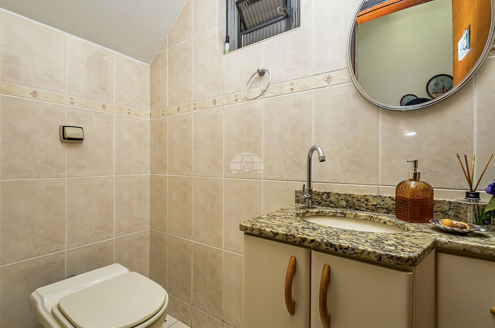 Casa à venda em Novo Mundo, Curitiba — Portal Chave Fácil