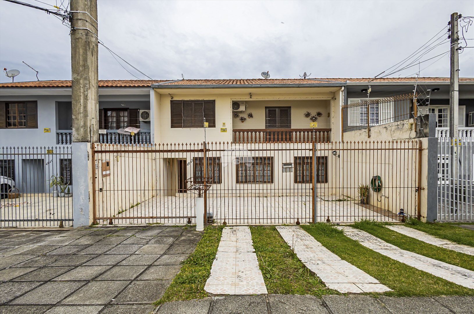 Casa à venda em Novo Mundo, Curitiba — Portal Chave Fácil