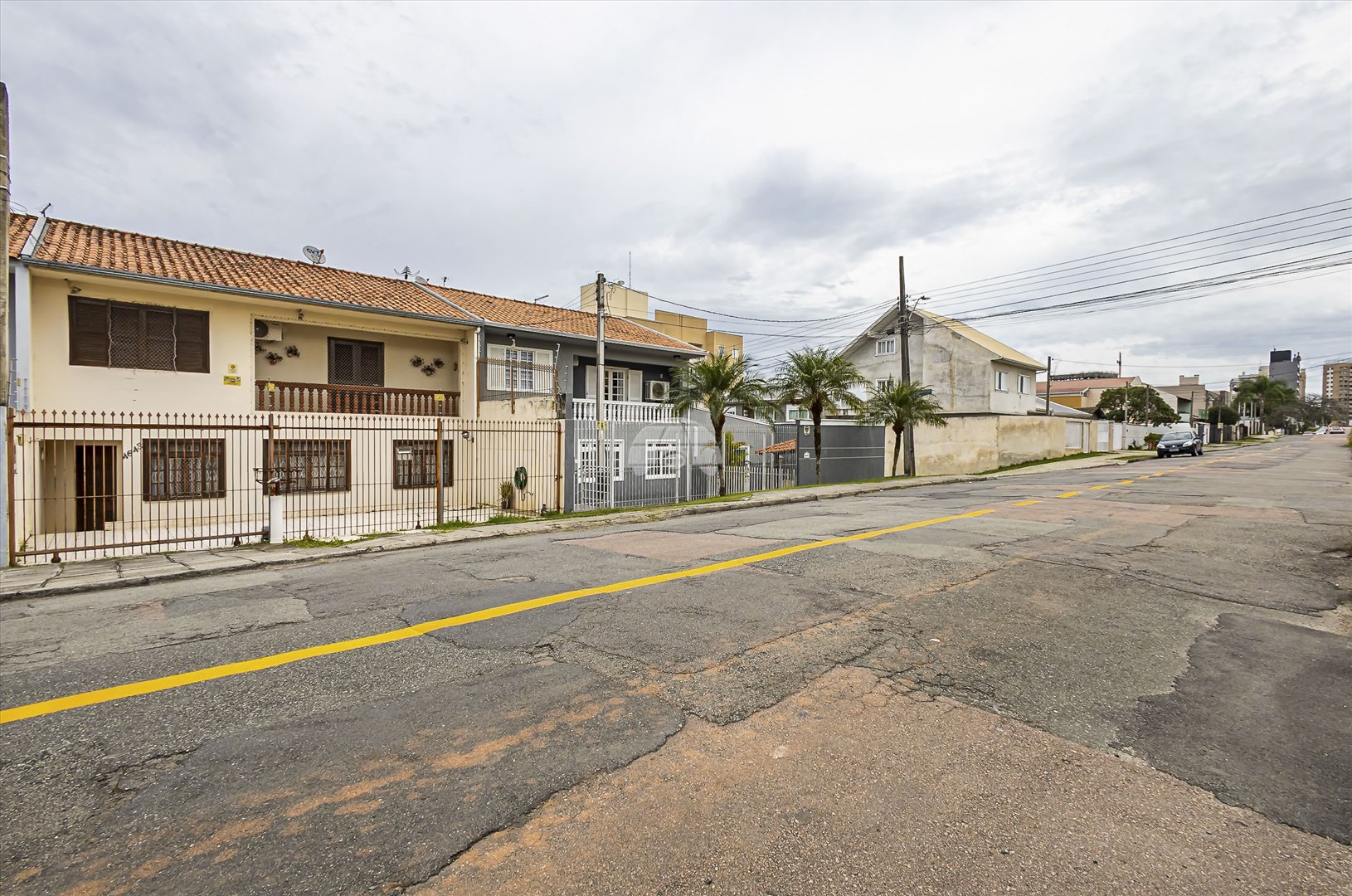 Casa à venda em Novo Mundo, Curitiba — MAFI ADMINISTRADORA DE IMOVEIS LTDA
