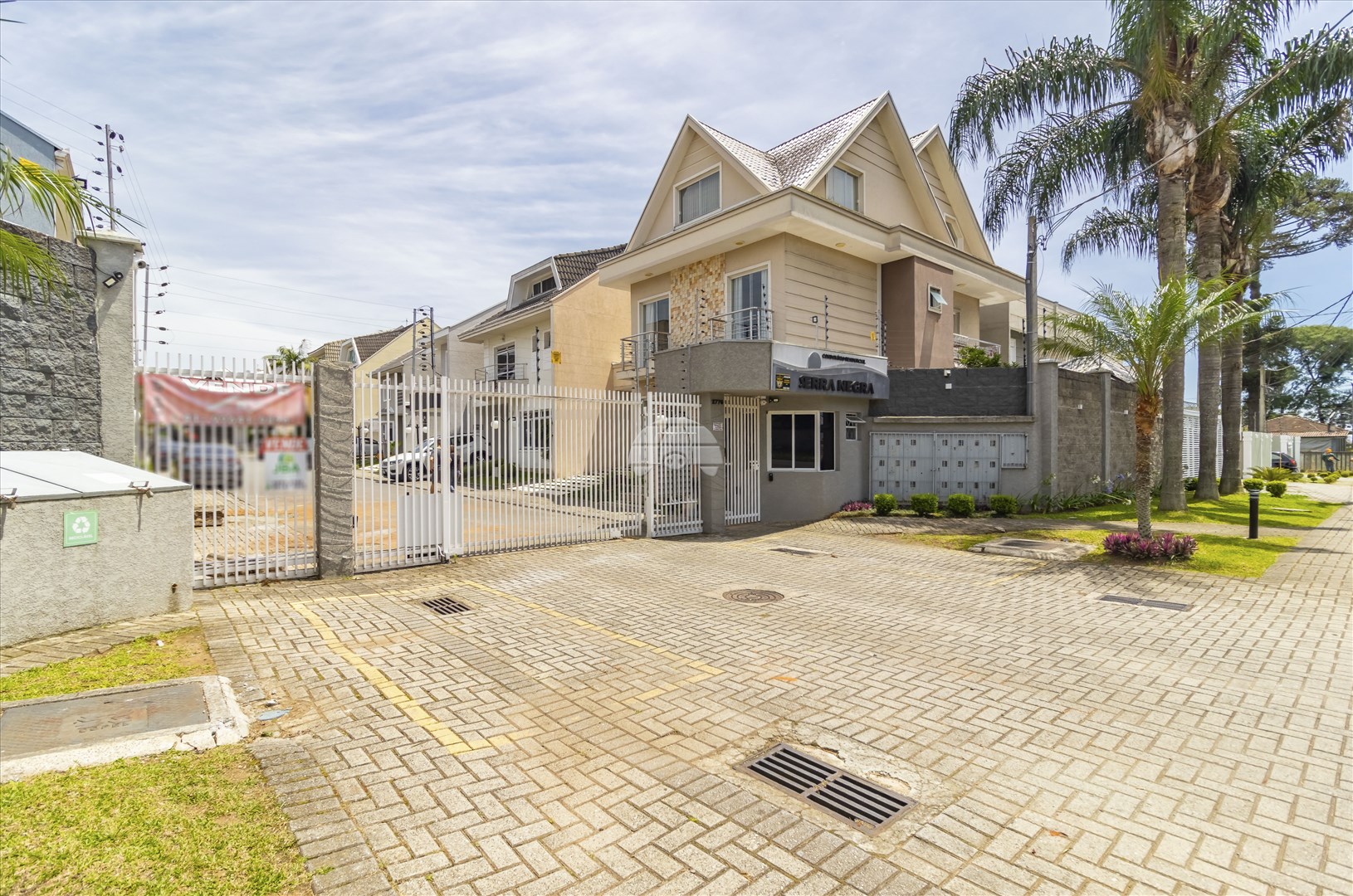 Sobrado Residencial para Venda no Bairro Boqueirão ref. 228033 (2 / 10)