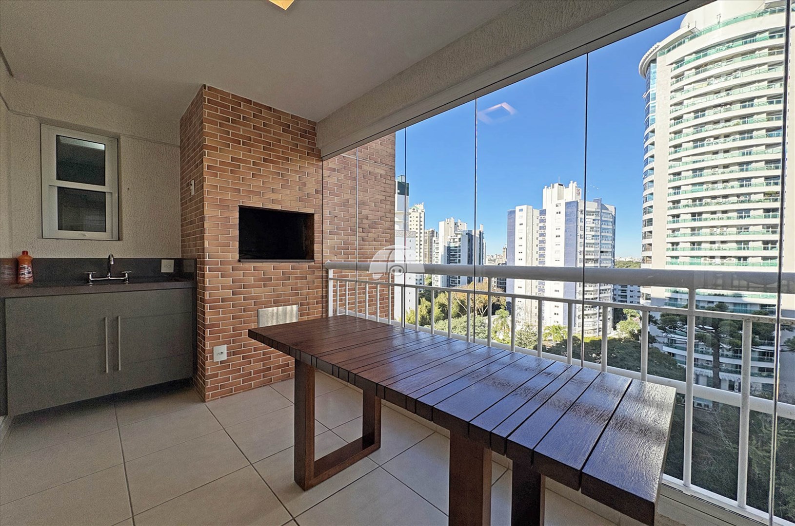 Apartamento Residencial para Venda no Bairro Campo Comprido ref. 228255 (1 / 10)