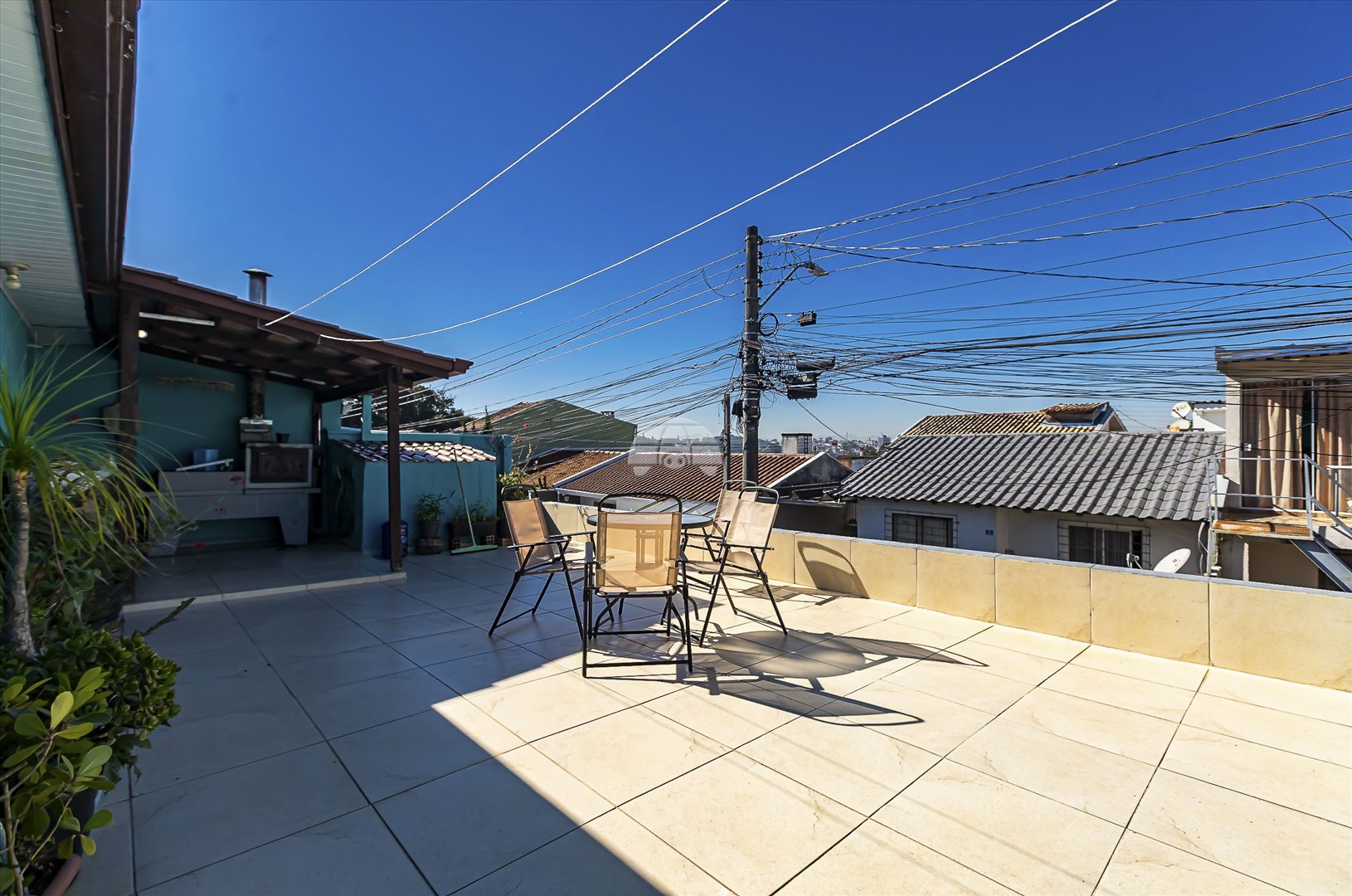 Casa à venda em Boa Vista, Curitiba — Imobiliária Razão