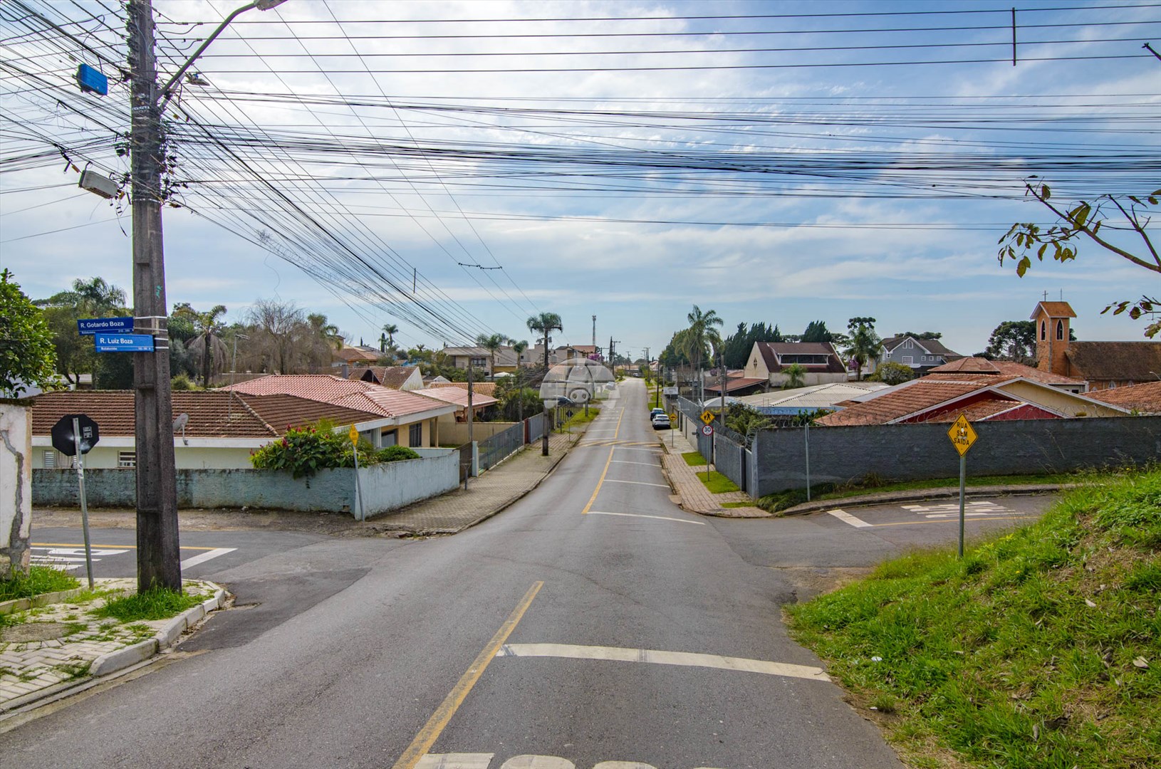 Casa Residencial para Venda no Bairro Butiatuvinha ref. 229066 (10 / 10)