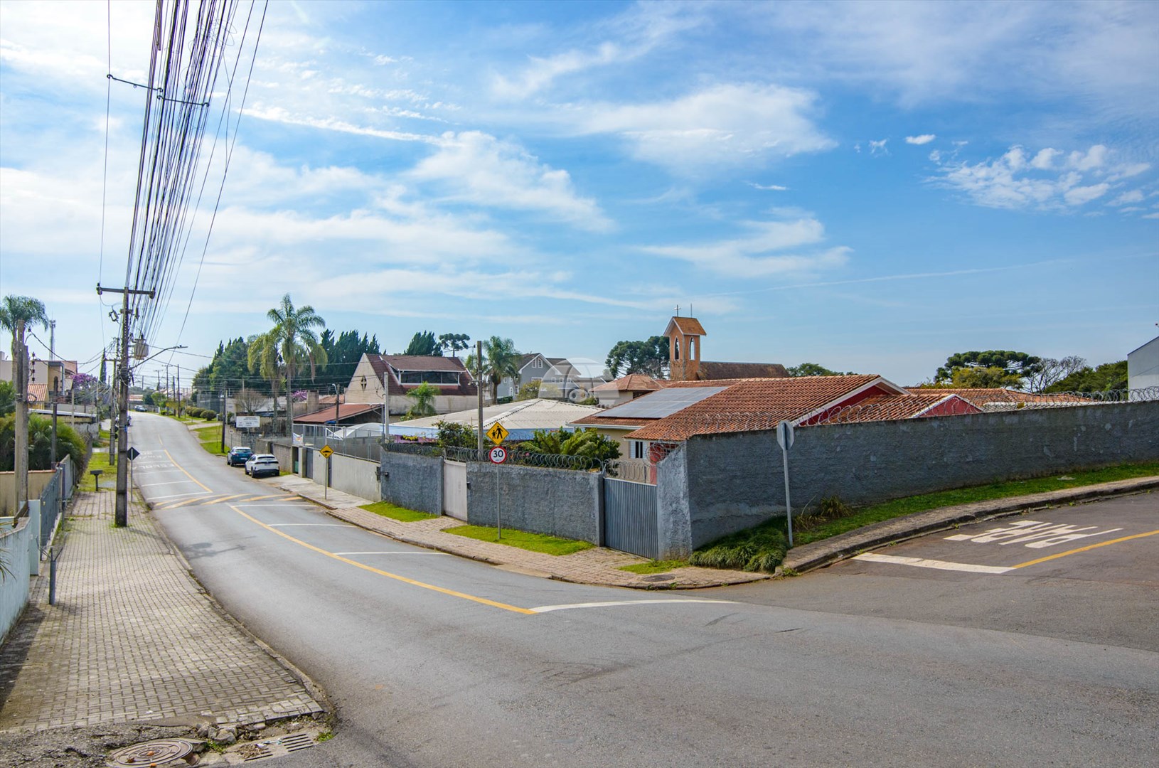 Casa Residencial para Venda no Bairro Butiatuvinha ref. 229066 (8 / 10)