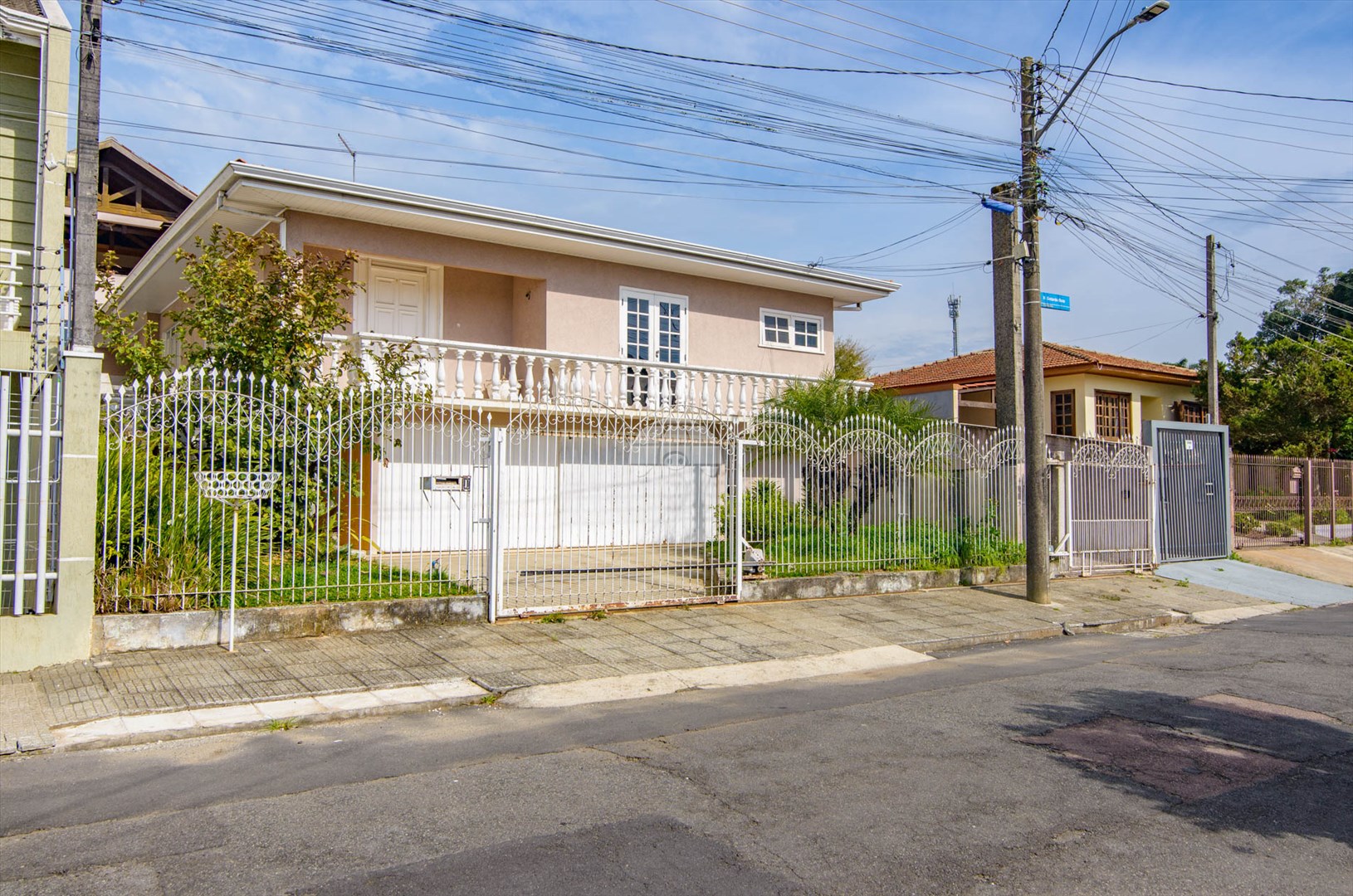 Casa à venda em Butiatuvinha, Curitiba — Portal Chave Fácil